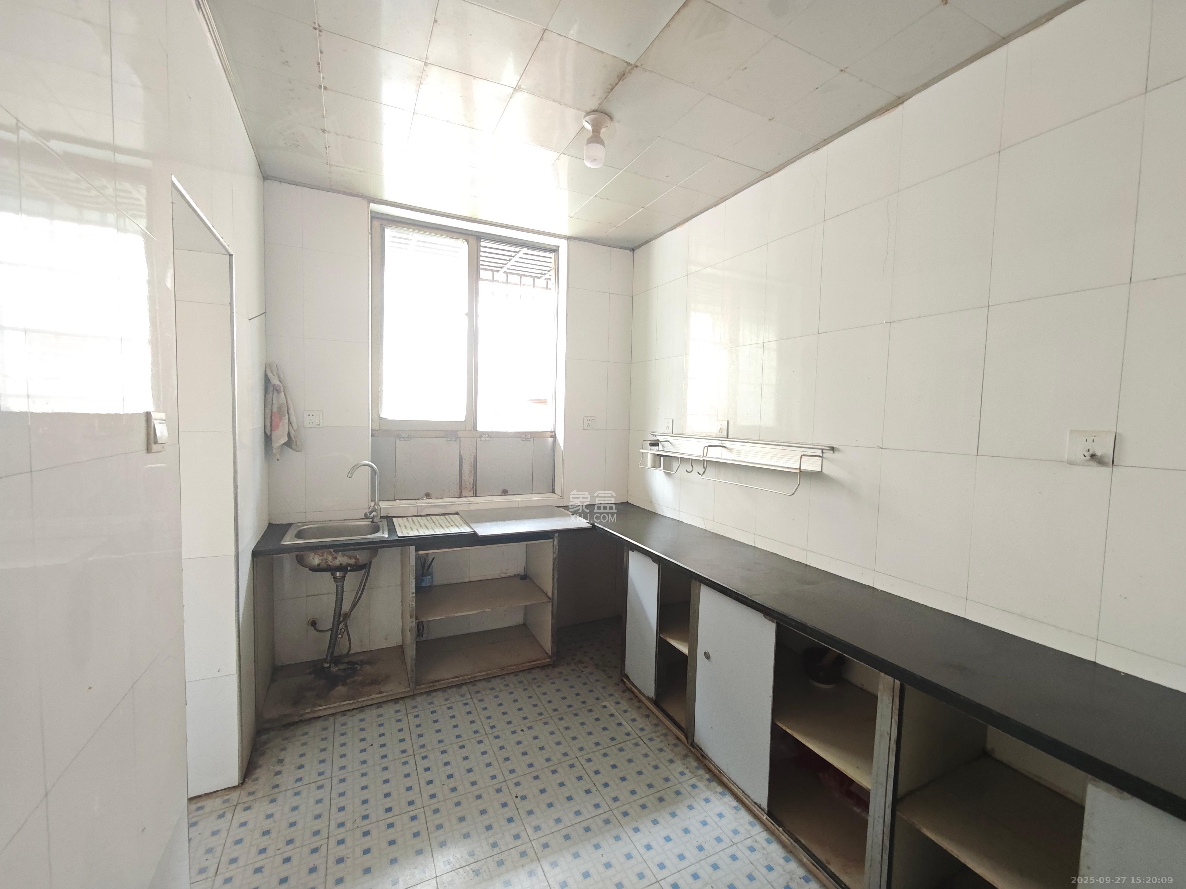 大桥三区  2室1厅1卫    1500.0元/月室内图