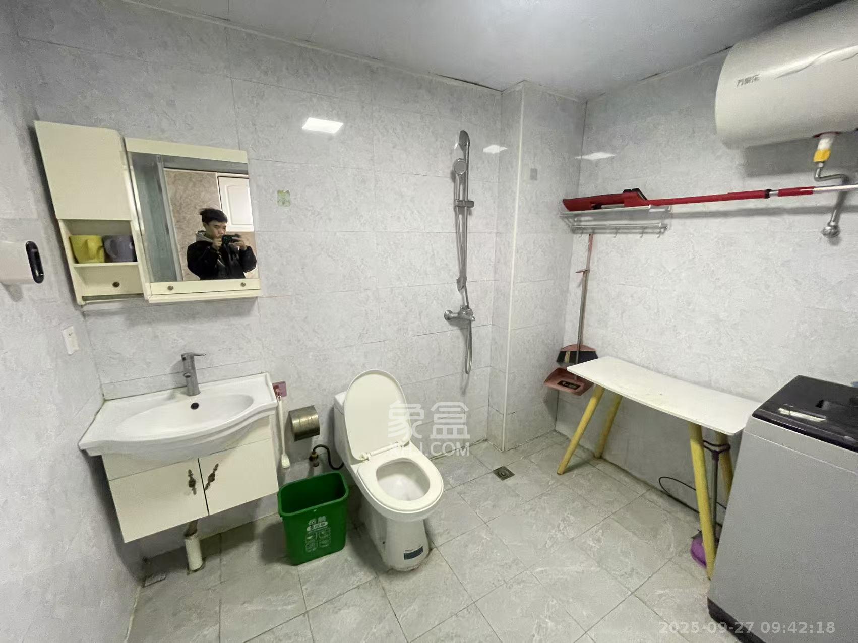 沁园春御院 1室1厅1卫 1800.0元/月 沁园春御院 1室1厅1卫 1800.0元/月室内图