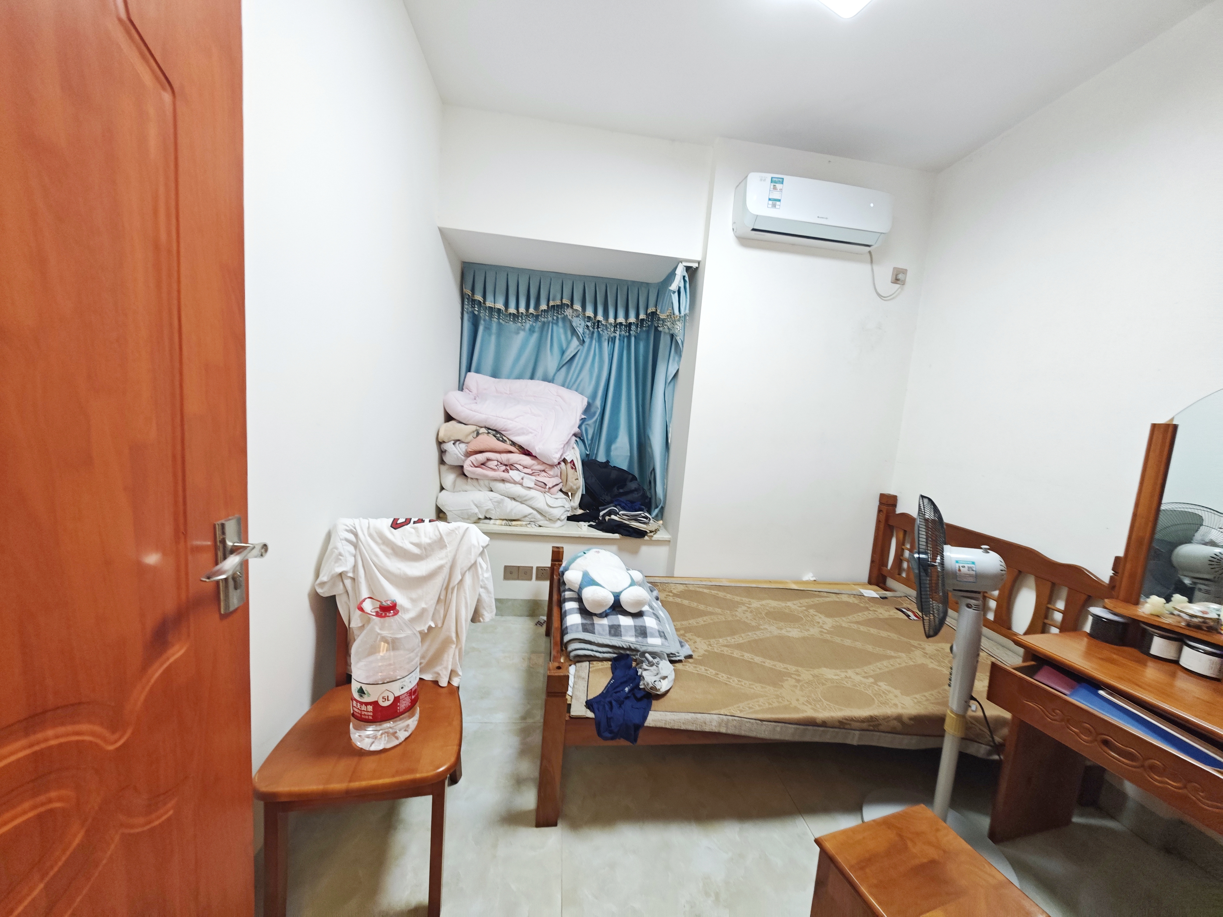 星华佳园 3室2厅1卫 160.0万 星华佳园 3室2厅1卫 160.0万客厅