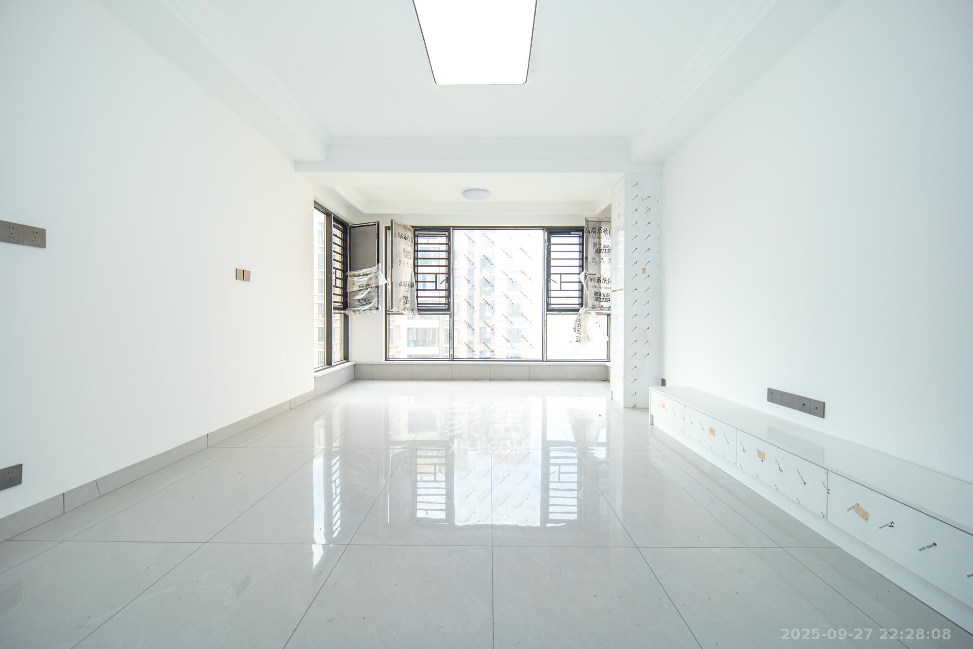 楚天世纪城西苑  3室2厅2卫    69.8万