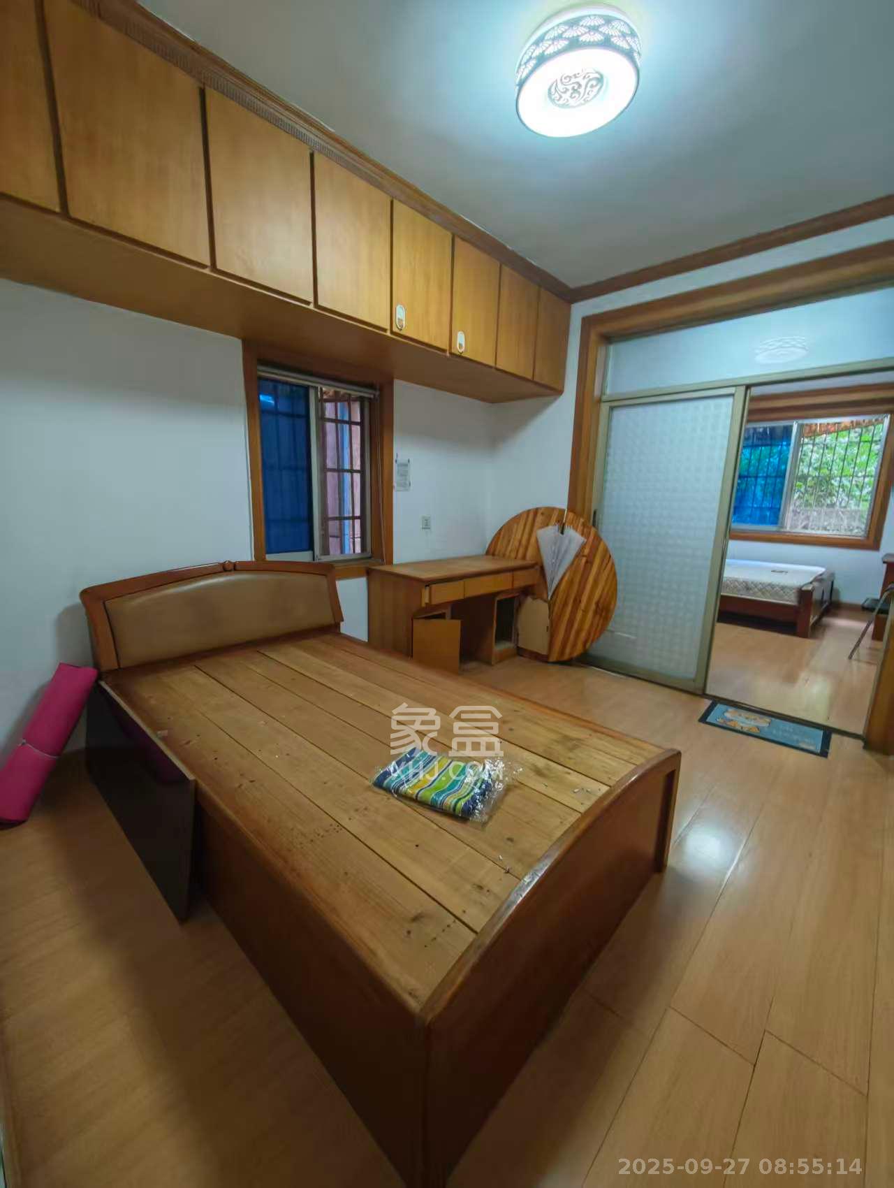 市总工会宿舍(司马里36号) 3室1厅1卫 2000.0元/月 市总工会宿舍(司马里36号) 3室1厅1卫 2000.0元/月室内图