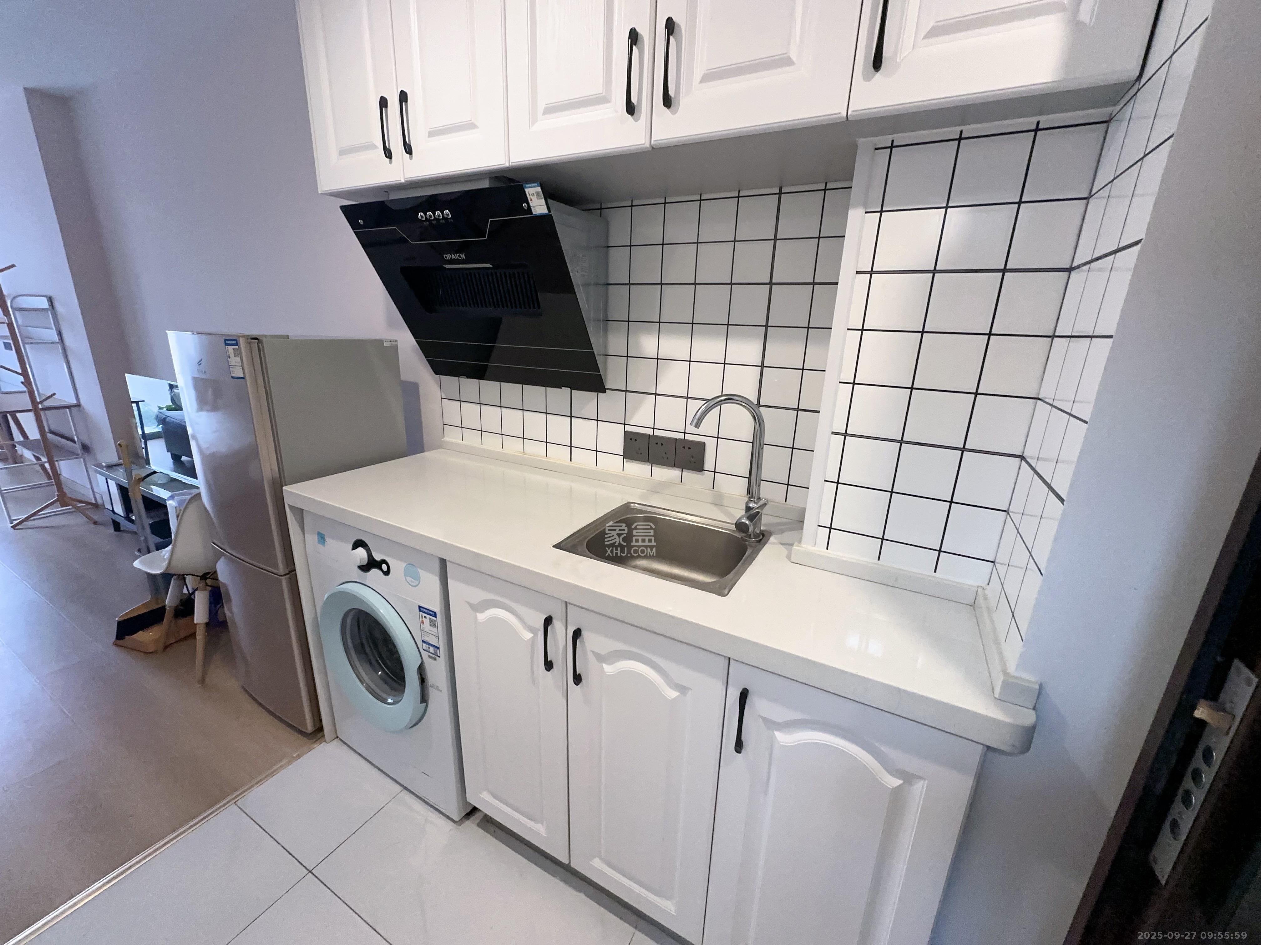 万润时光里  1室1厅1卫    1600.0元/月室内图