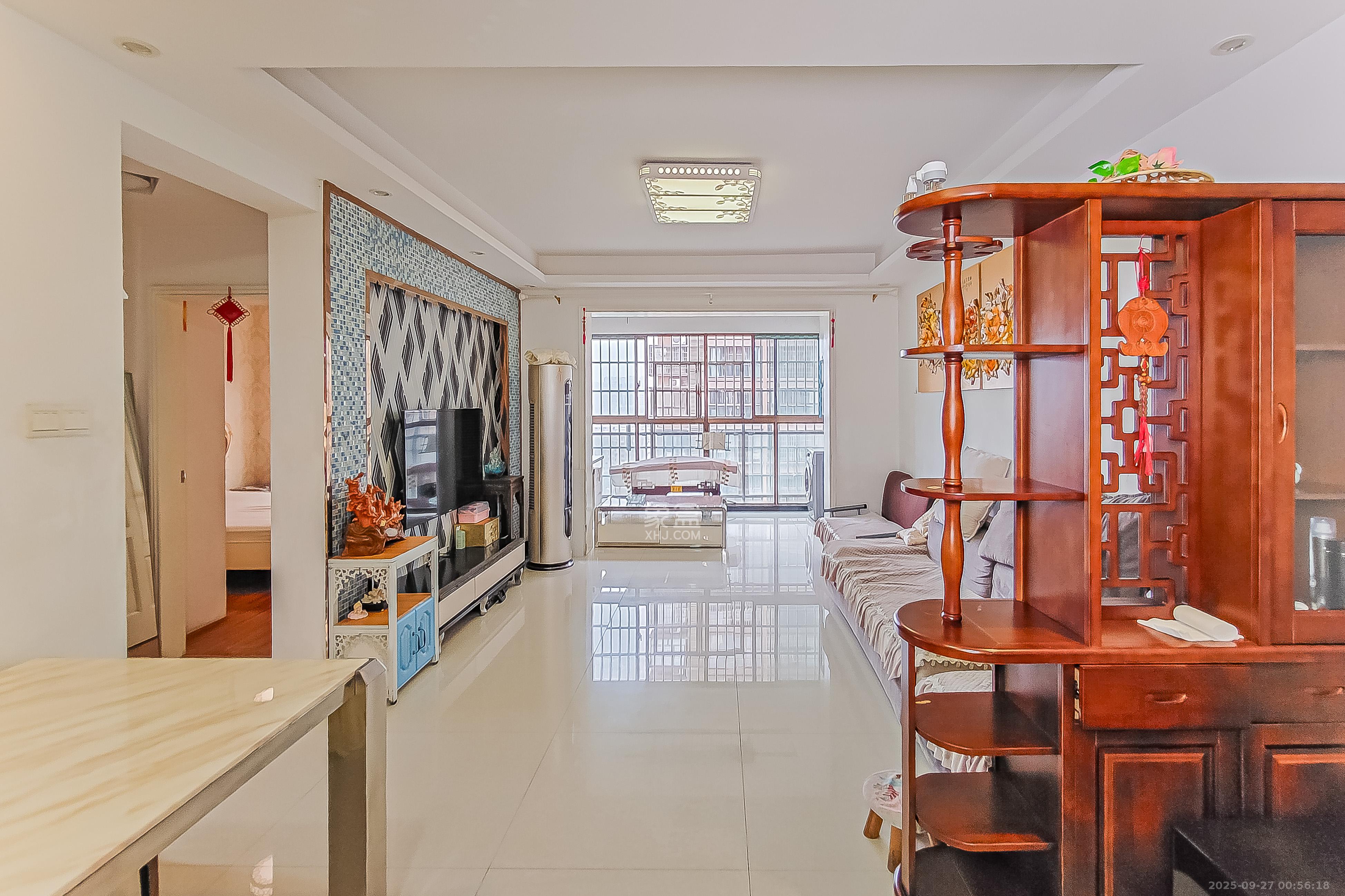 君悦紫园 2室2厅1卫 116.0万 君悦紫园 2室2厅1卫 116.0万客厅