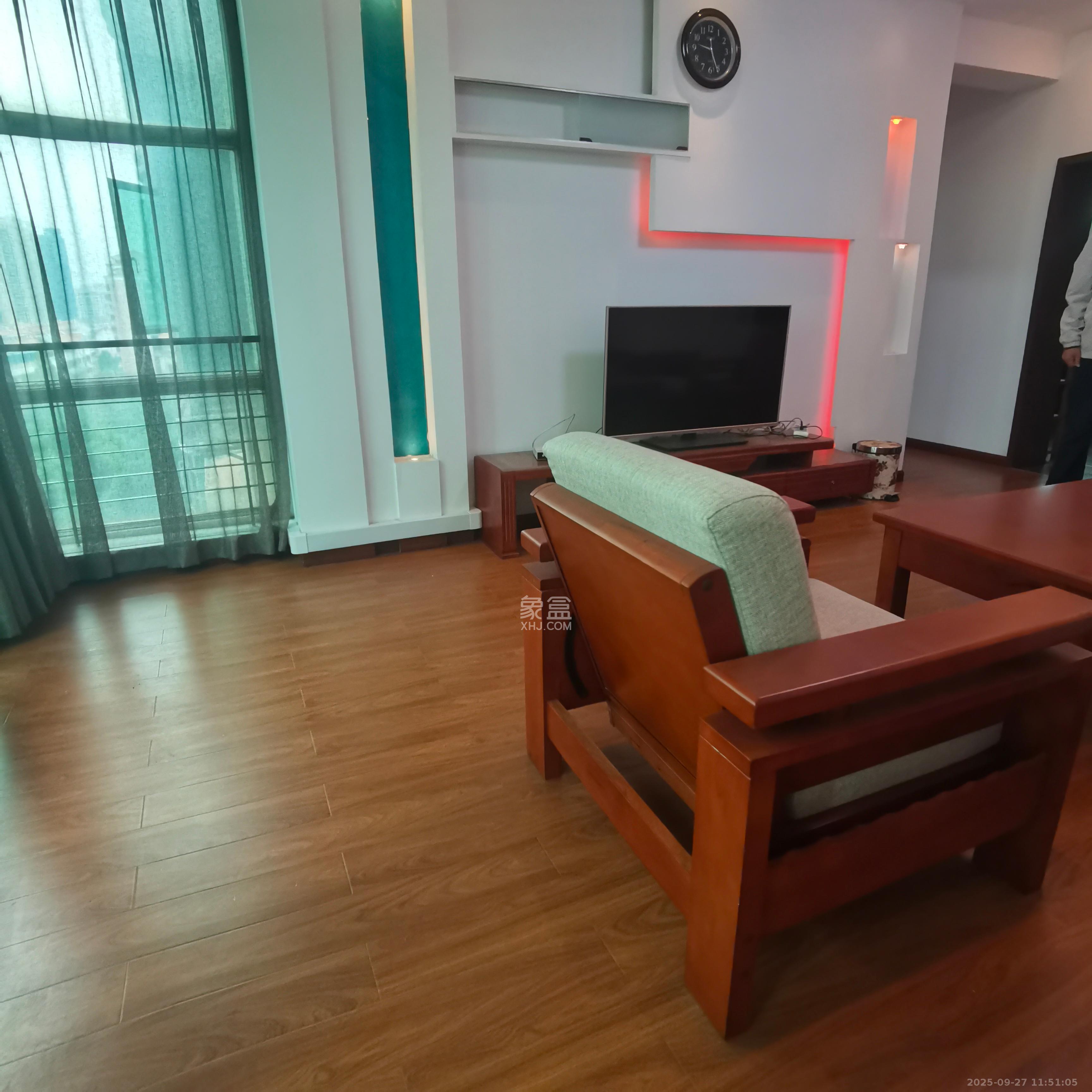 滨湖嘉园(湖滨小区) 2室2厅1卫 2800.0元/月 滨湖嘉园(湖滨小区) 2室2厅1卫 2800.0元/月室内图