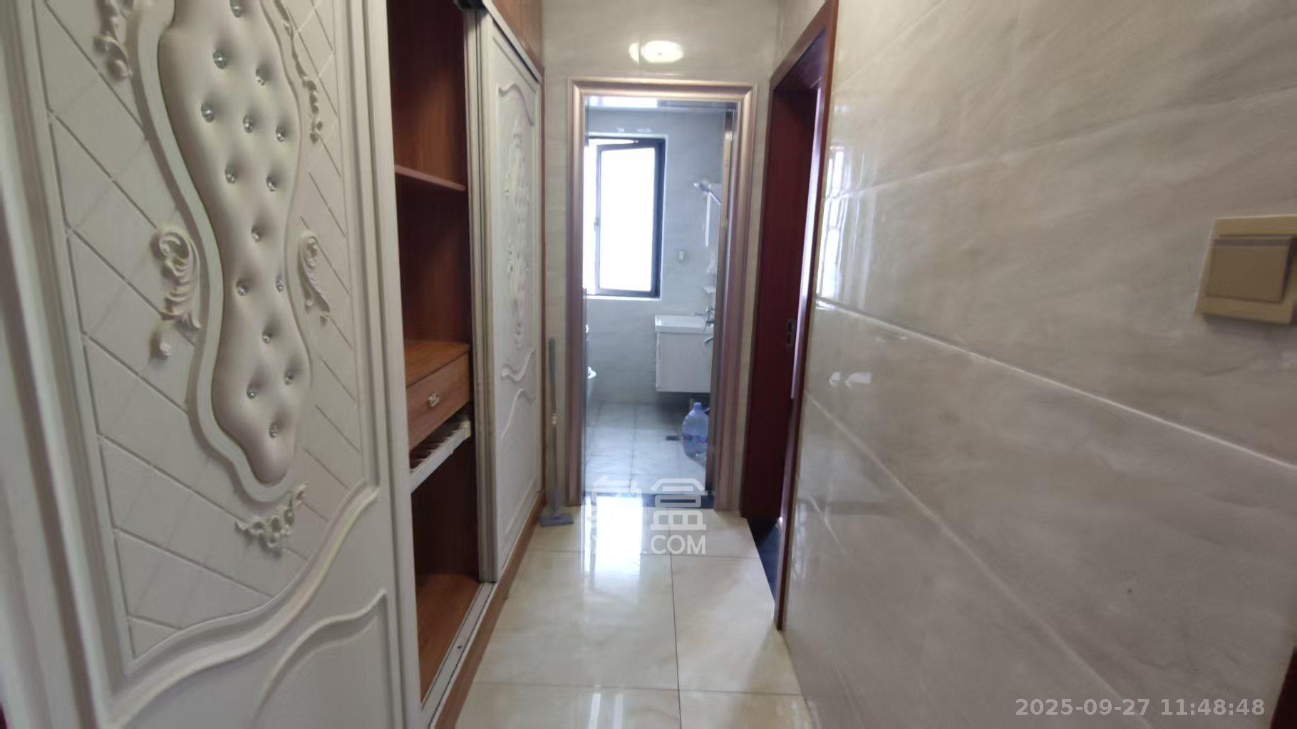 和隆花半里 3室2厅2卫 2400.0元/月 和隆花半里 3室2厅2卫 2400.0元/月室内图