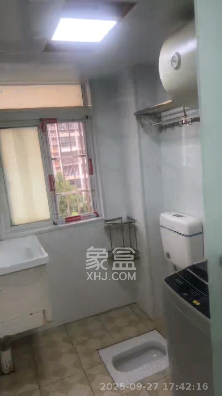 和馨园 1室1厅1卫 1100.0元/月 和馨园 1室1厅1卫 1100.0元/月室内图