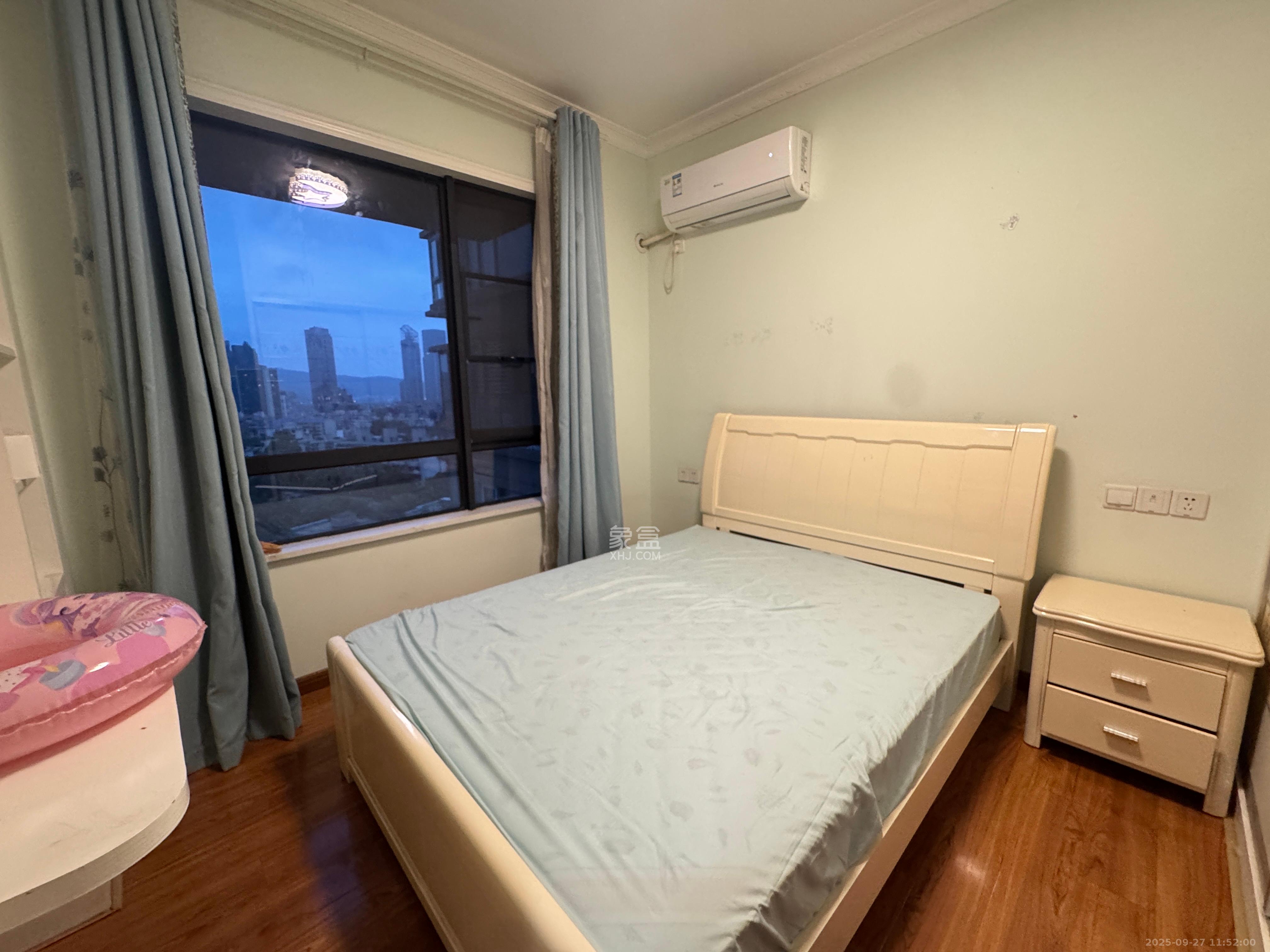 荣悦台 3室2厅2卫 3700.0元/月 荣悦台 3室2厅2卫 3700.0元/月室内图