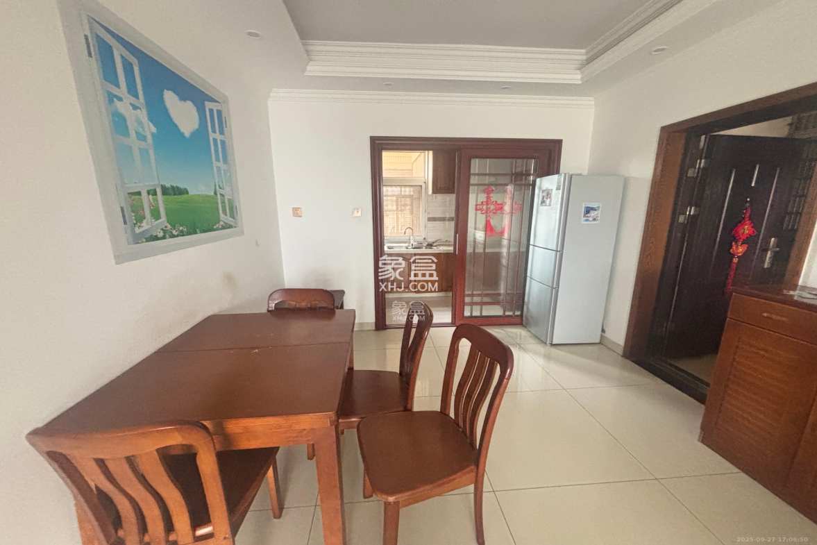 丰园城(鄱阳小区二期) 3室2厅2卫 2100.0元/月 丰园城(鄱阳小区二期) 3室2厅2卫 2100.0元/月室内图