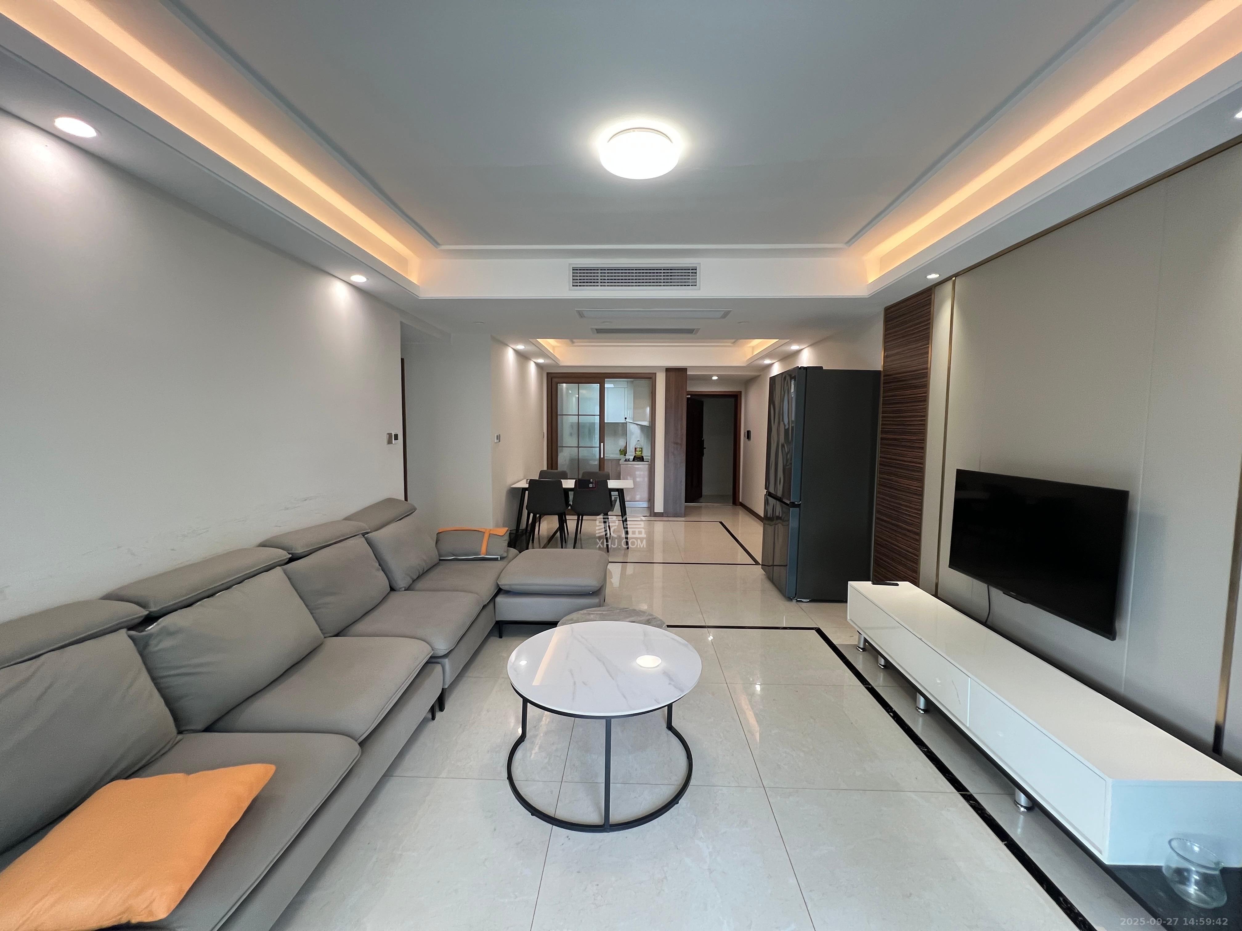 中欣楚天御府E区  3室2厅2卫    3800.0元/月室内图