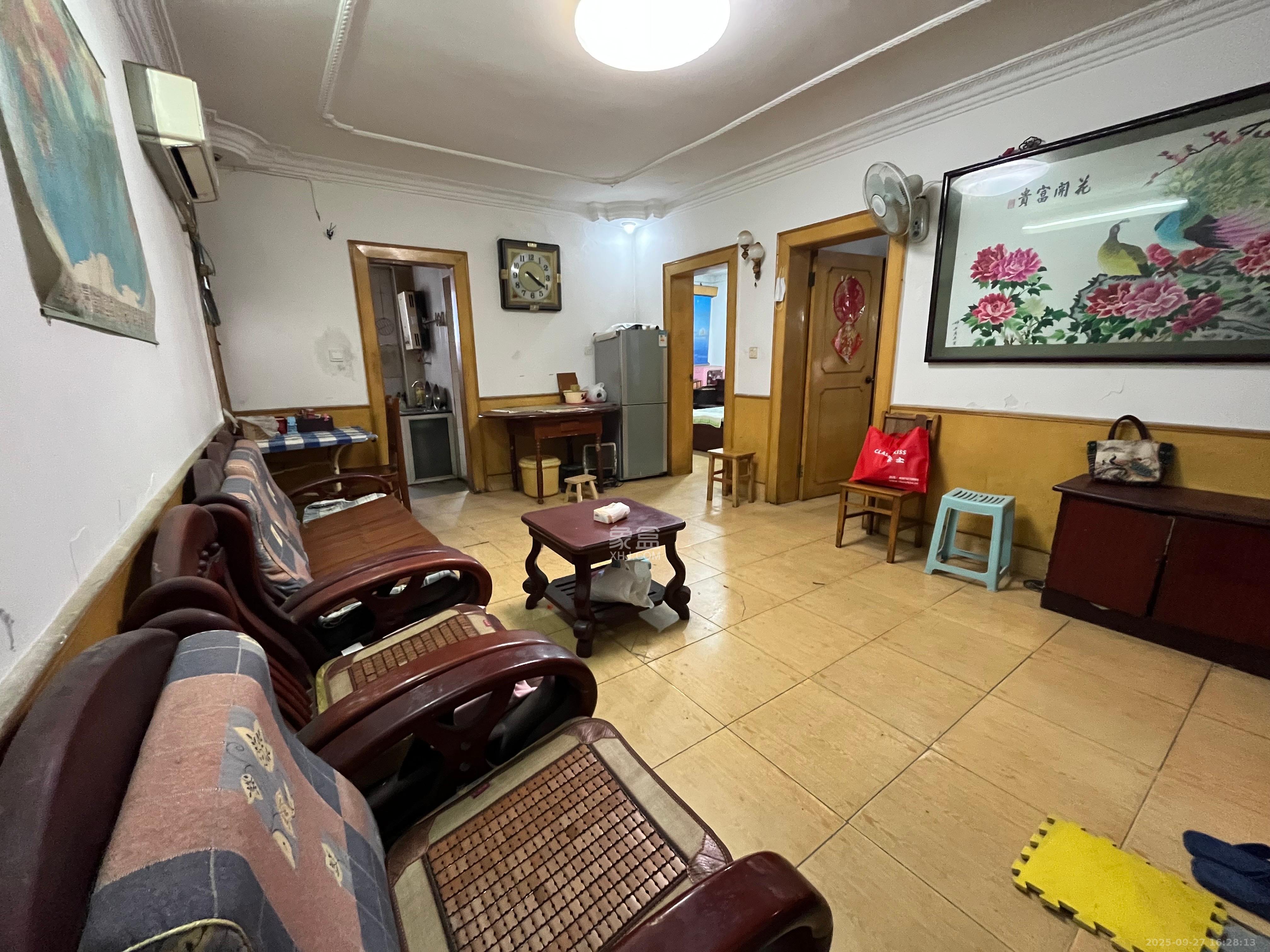 书苑花园(书院花园) 2室2厅1卫 1300.0元/月 书苑花园(书院花园) 2室2厅1卫 1300.0元/月室内图