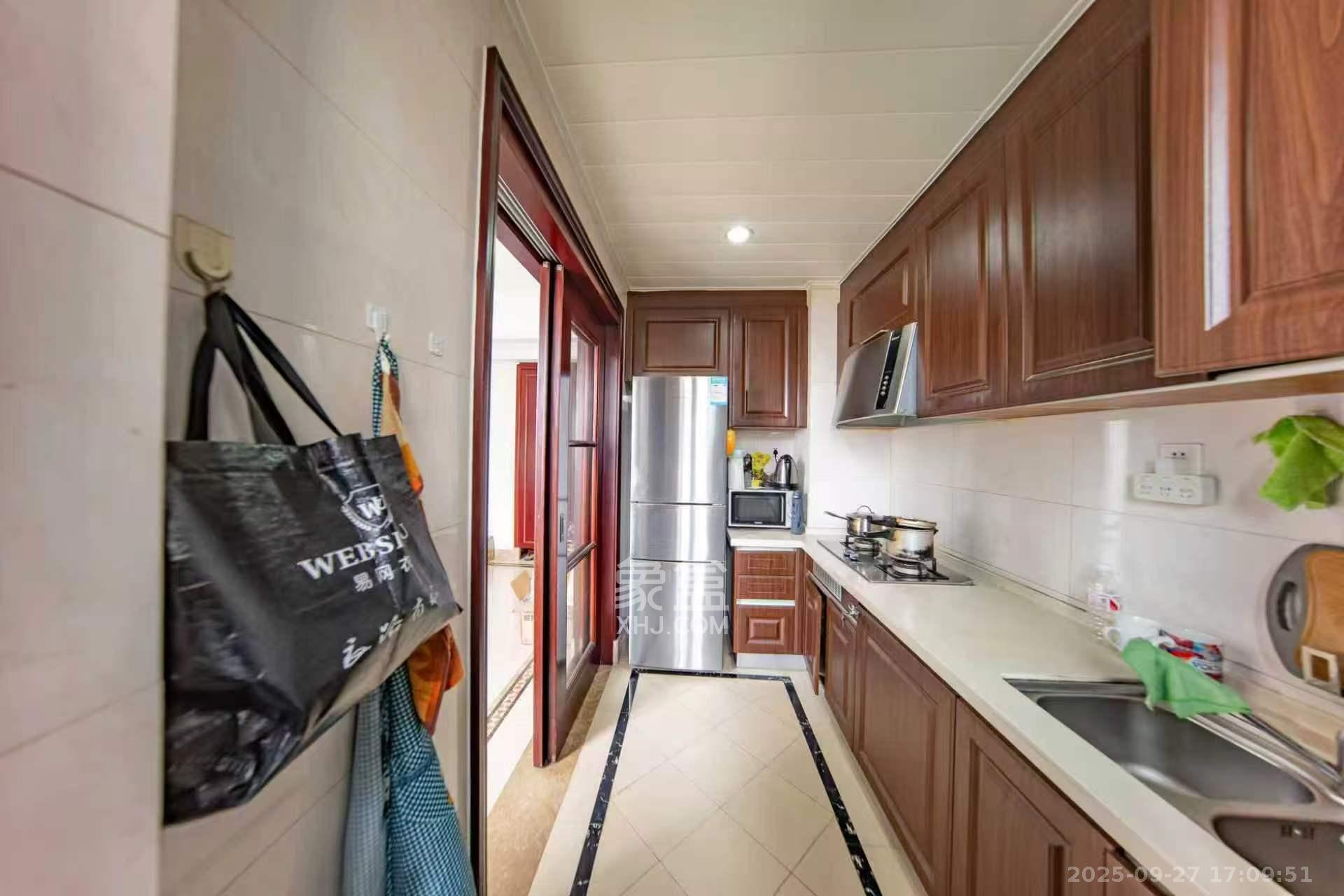 中海国际一期 4室2厅2卫 2500.0元/月 中海国际一期 4室2厅2卫 2500.0元/月室内图