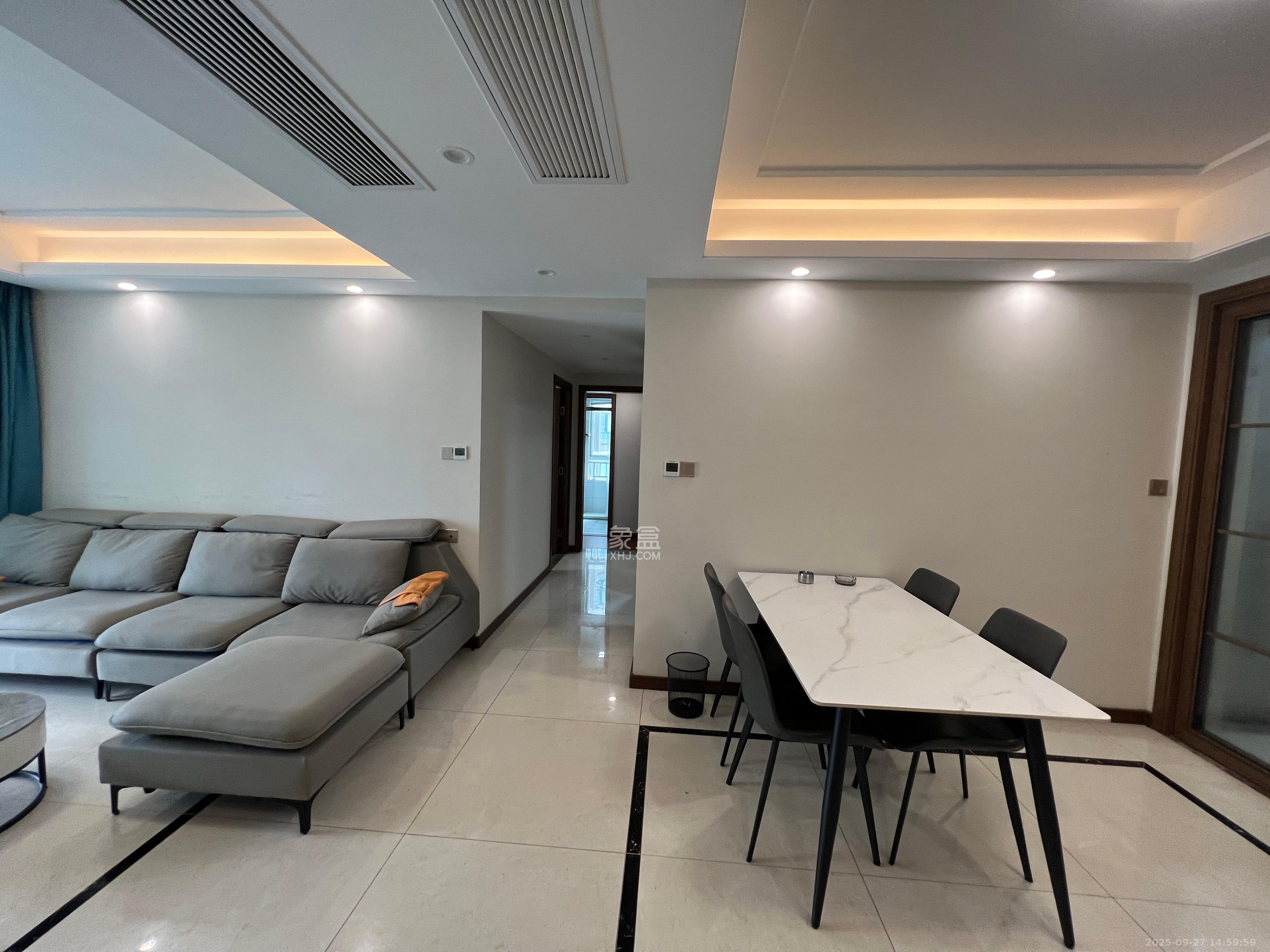 中欣楚天御府E区  3室2厅2卫    3800.0元/月室内图