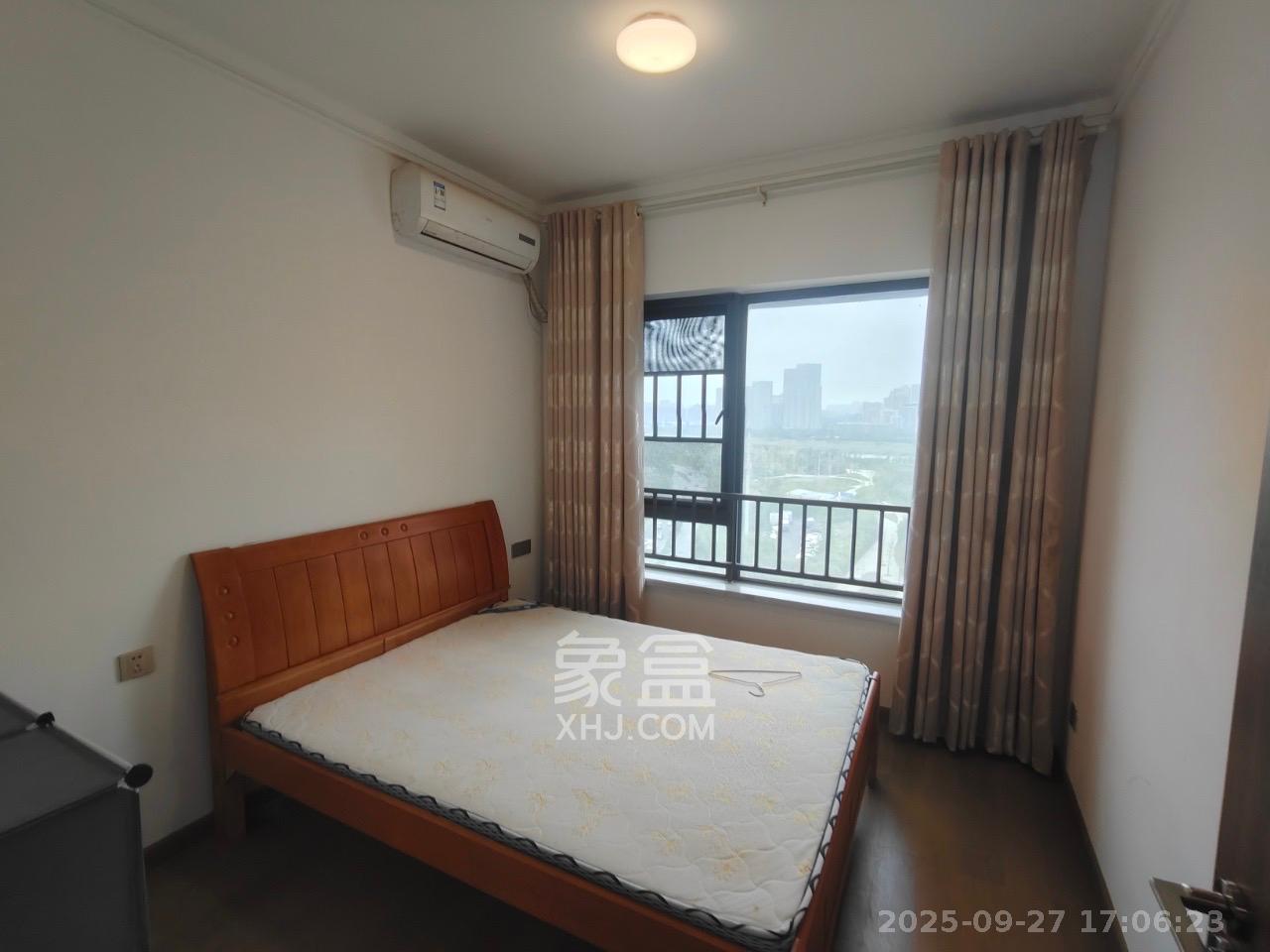 阳光城尚东湾青柠园 4室2厅2卫 2900.0元/月 阳光城尚东湾青柠园 4室2厅2卫 2900.0元/月室内图