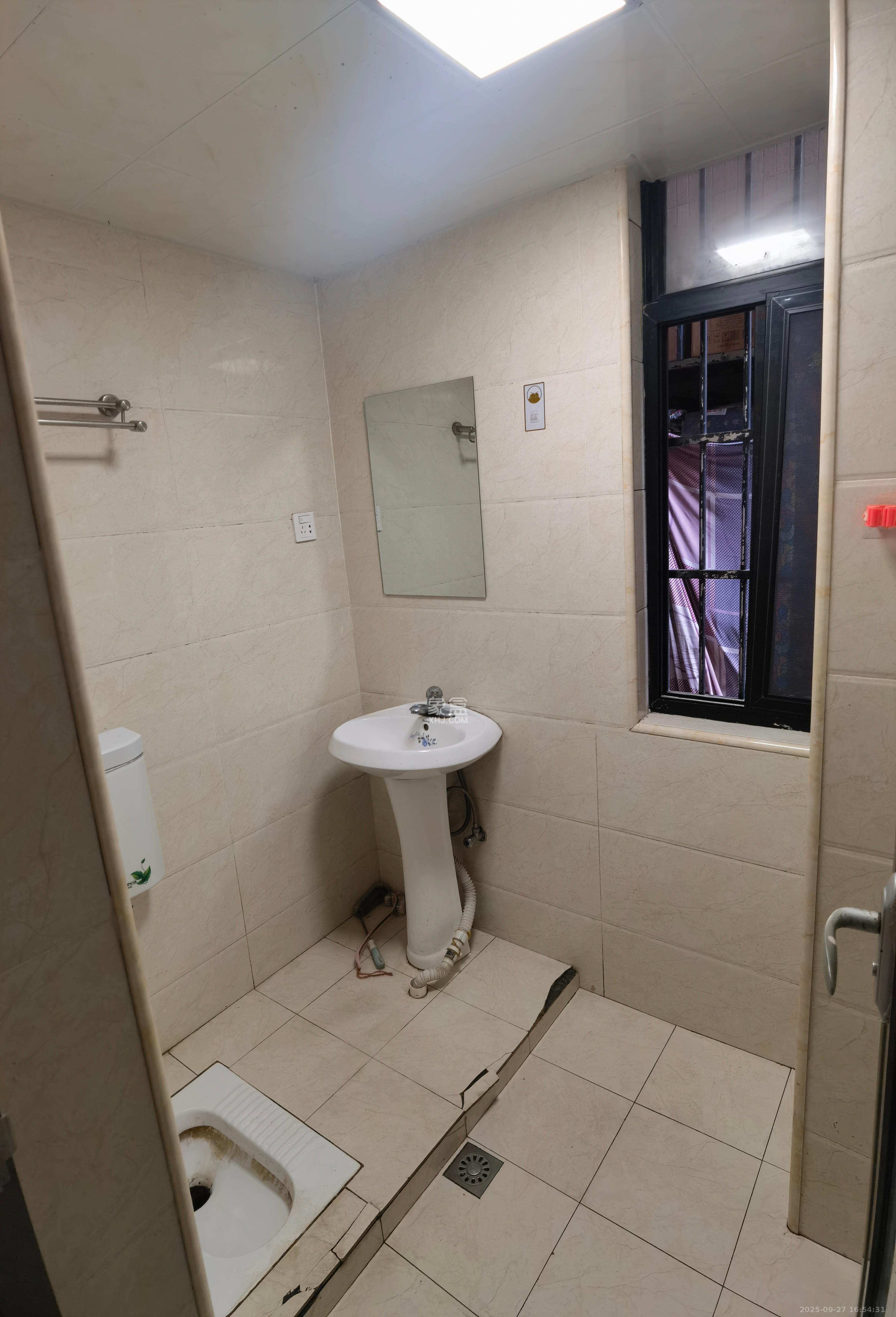 沁园春御院 3室2厅2卫 2600.0元/月 沁园春御院 3室2厅2卫 2600.0元/月室内图