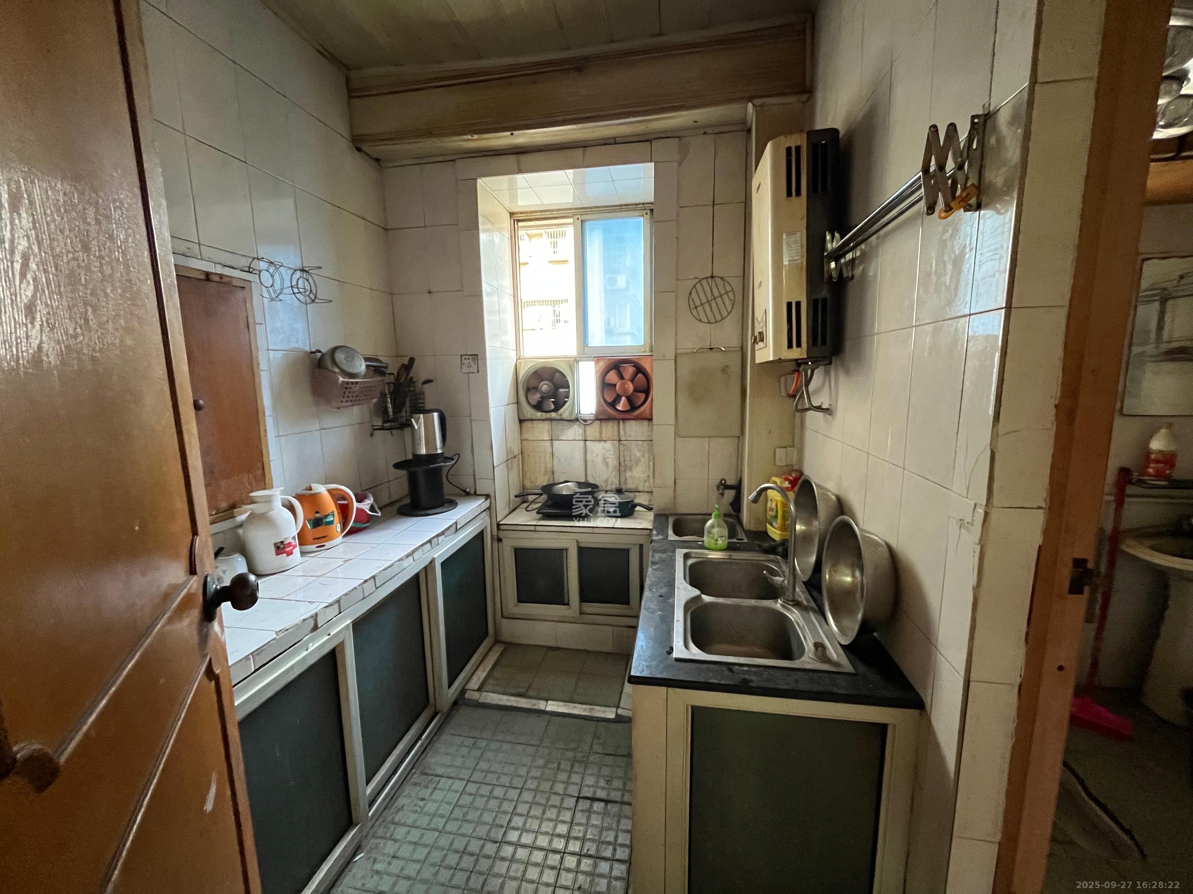 书苑花园(书院花园) 2室2厅1卫 1300.0元/月 书苑花园(书院花园) 2室2厅1卫 1300.0元/月室内图