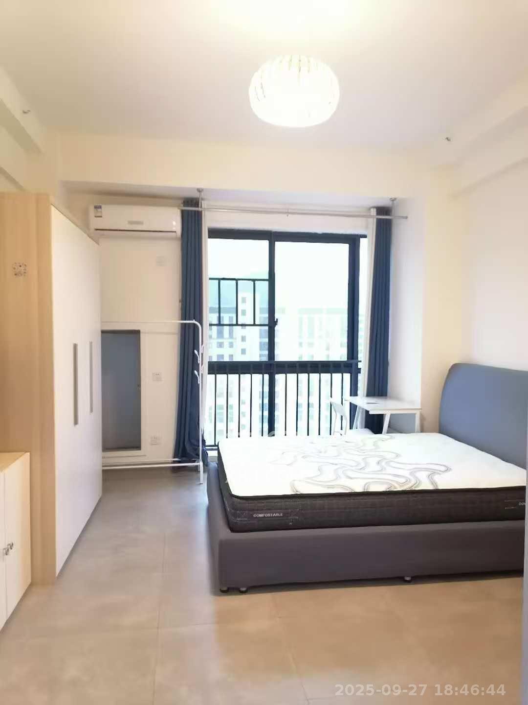 金茂梅溪湖  1室1厅1卫   1600.00元/月室内图