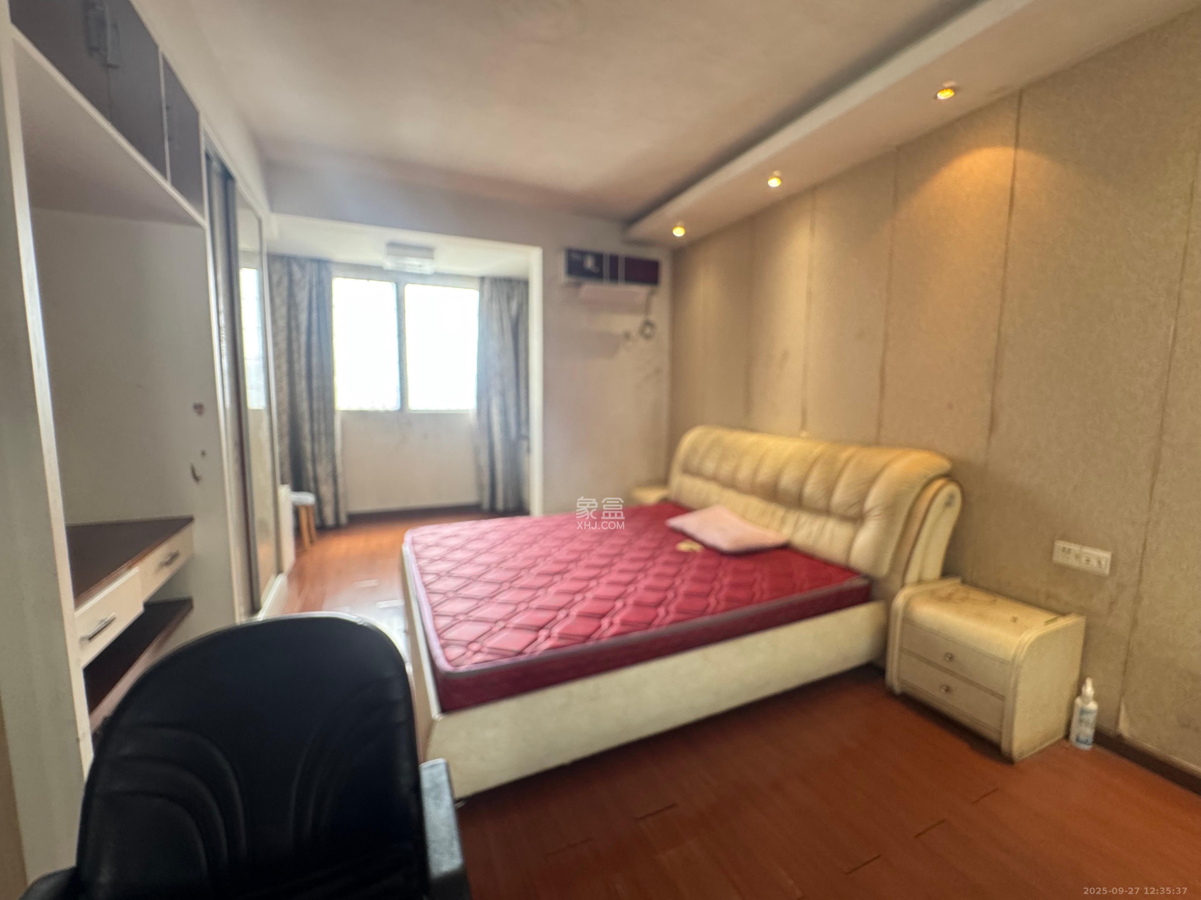 桔香鑫城  3室2厅1卫    2100.0元/月室内图