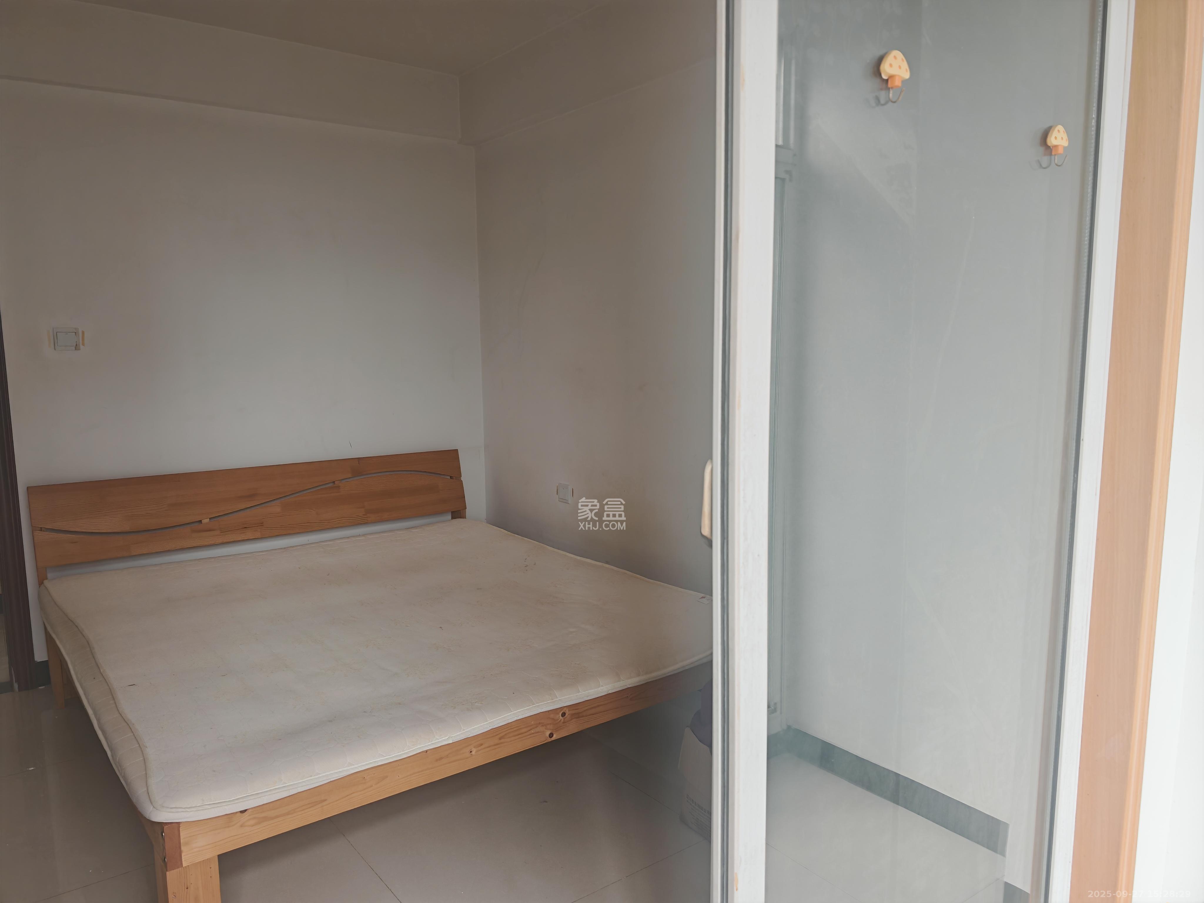 骑龙安置小区 3室2厅2卫 2600.0元/月 骑龙安置小区 3室2厅2卫 2600.0元/月室内图