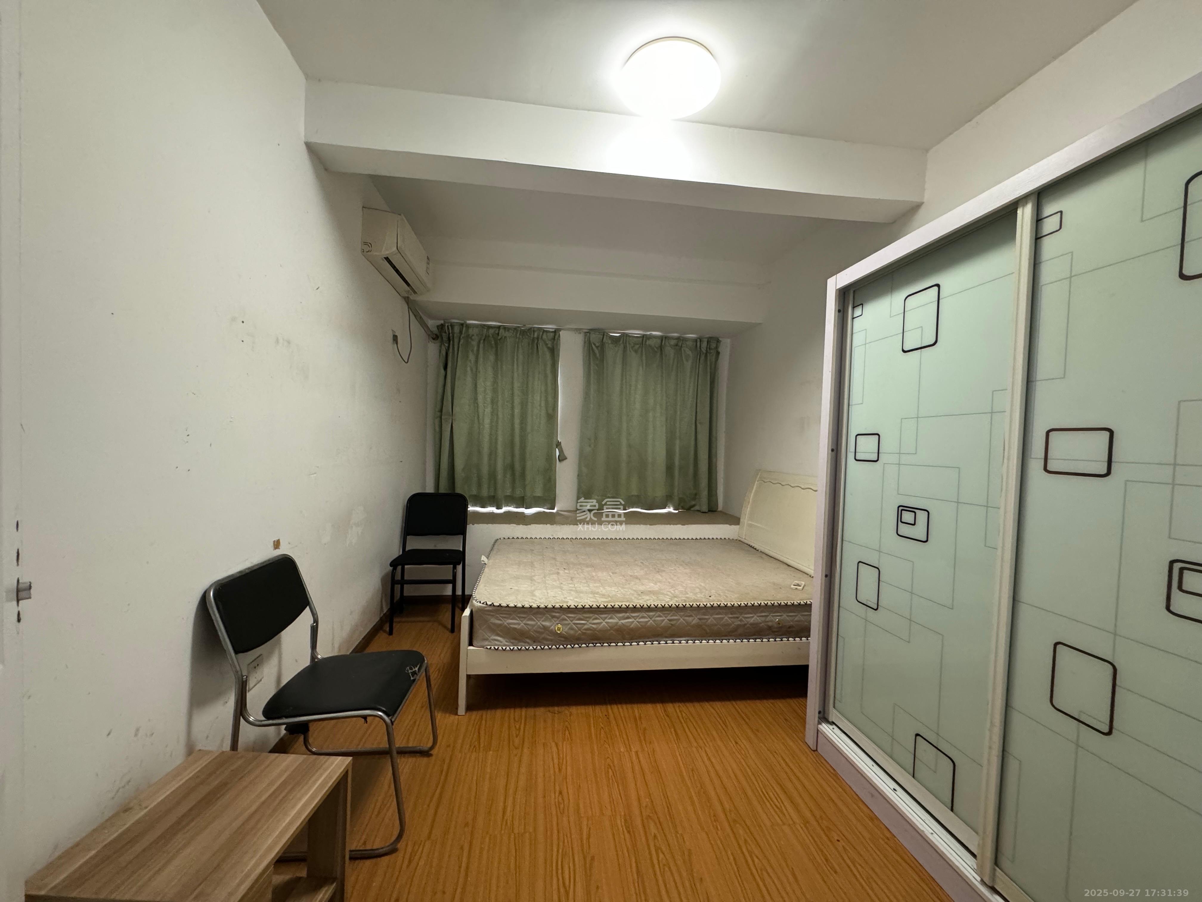 中信凯旋蓝岸(中信新城三期) 4室2厅2卫 2000.0元/月 中信凯旋蓝岸(中信新城三期) 4室2厅2卫 2000.0元/月室内图