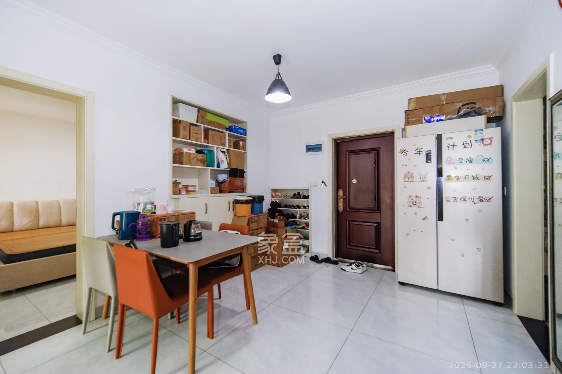 香溢豪庭  2室1厅1卫    78.8万客厅