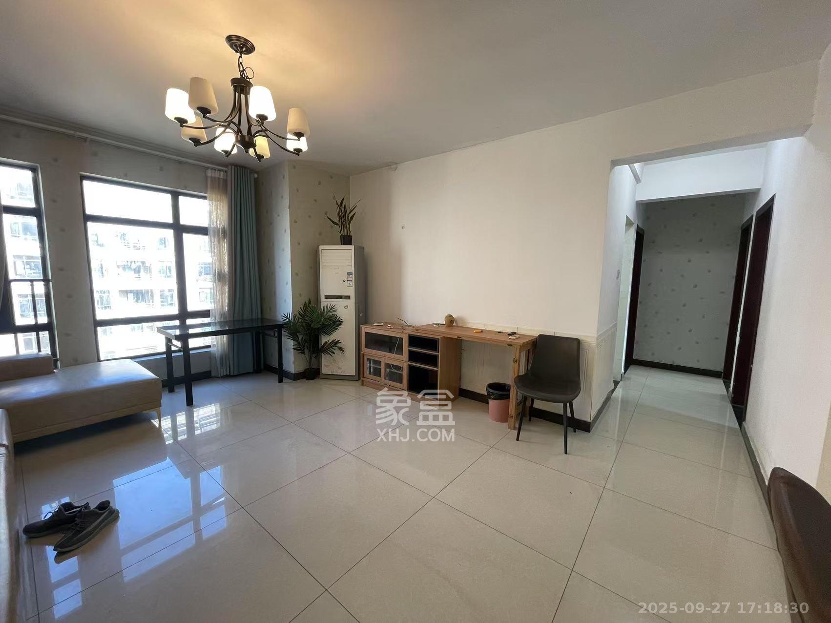 湘域城邦(湘域国际中心)  3室2厅2卫    4500.0元/月 湘域城邦(湘域国际中心)  3室2厅2卫    4500.0元/月