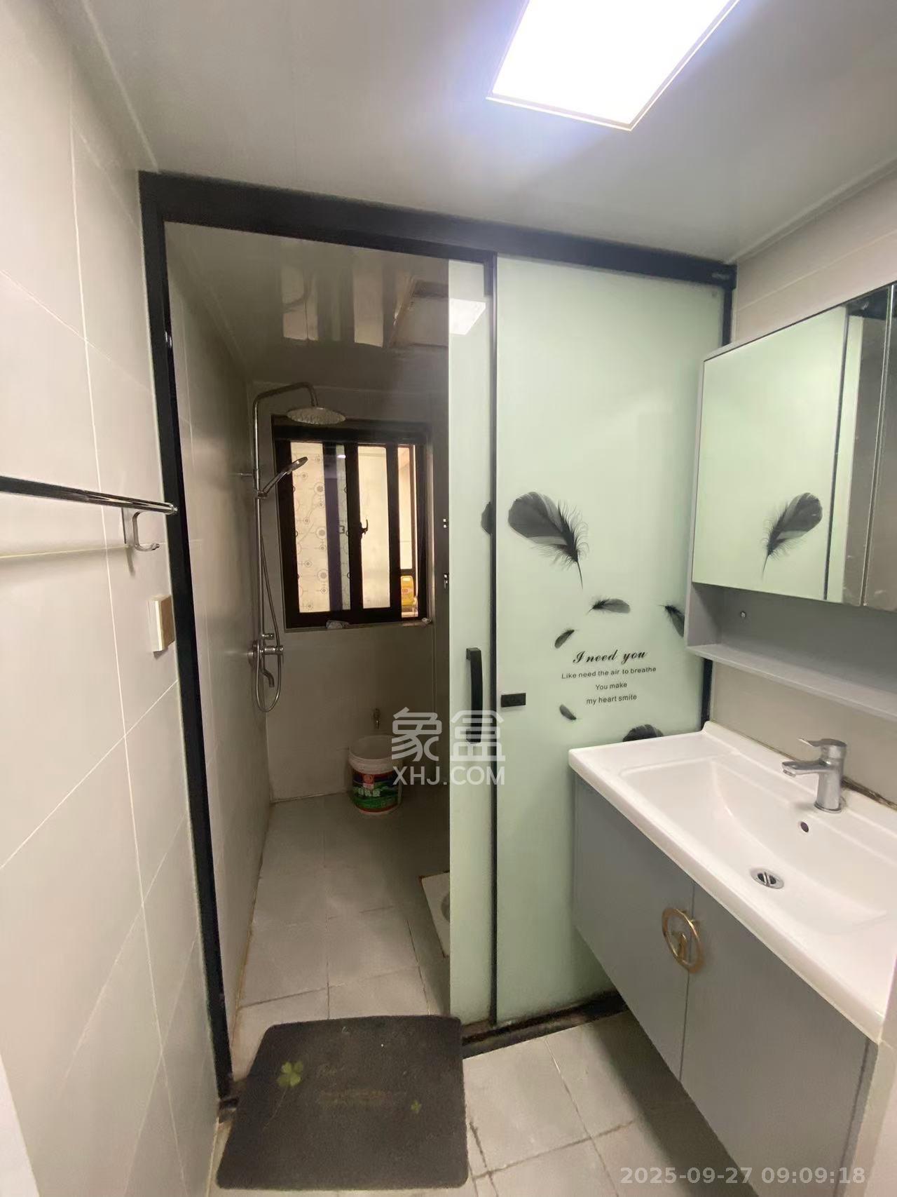 山语城三期 3室2厅2卫 2000.0元/月 山语城三期 3室2厅2卫 2000.0元/月室内图