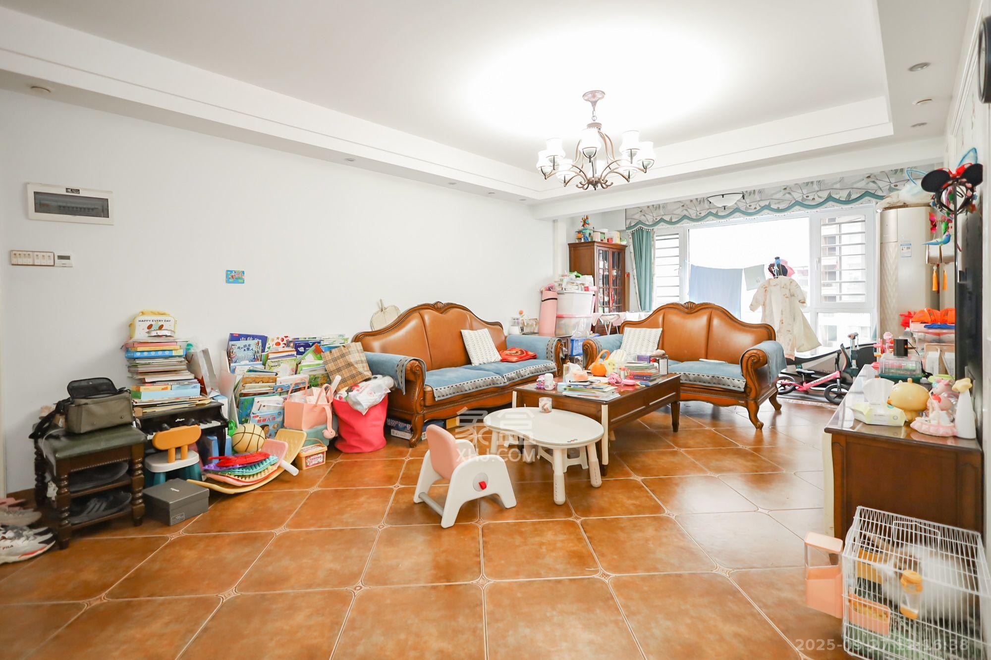 山水誉峰 3室2厅2卫 3500.0元/月 山水誉峰 3室2厅2卫 3500.0元/月室内图