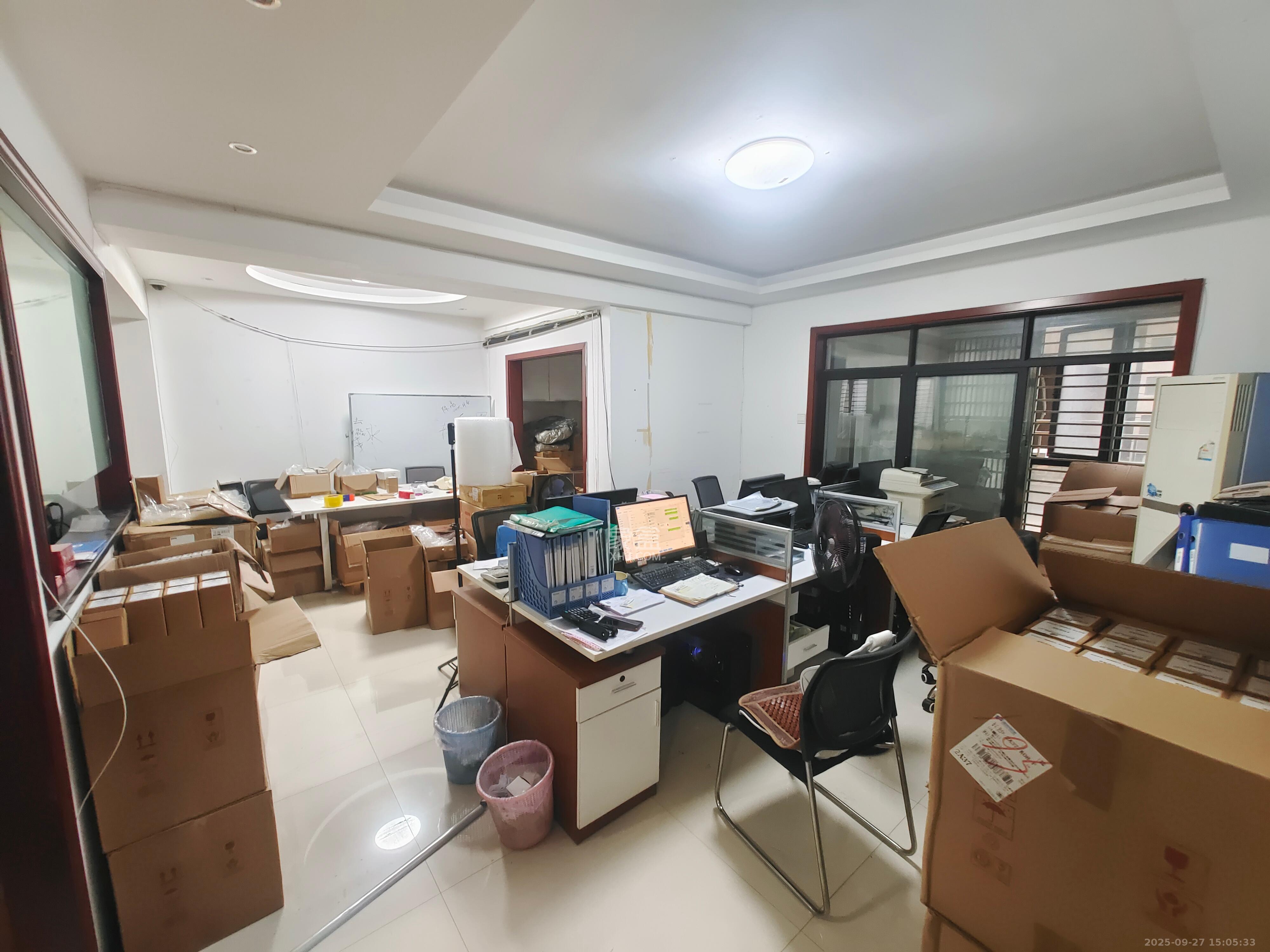 湘腾城市广场  3室2厅2卫    3500.0元/月