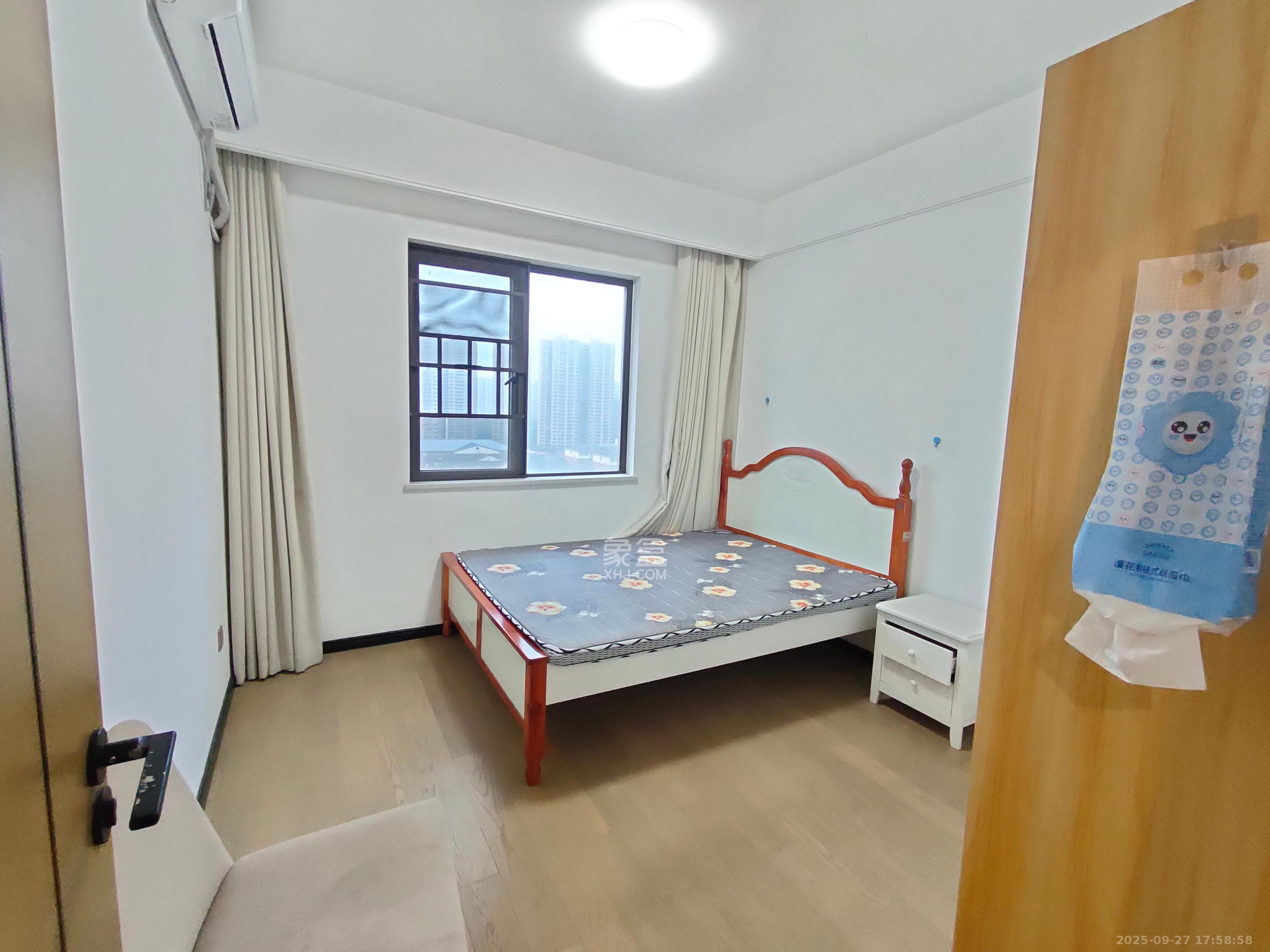 润和美郡(润和紫郡五期) 4室2厅2卫 2500.0元/月 润和美郡(润和紫郡五期) 4室2厅2卫 2500.0元/月室内图