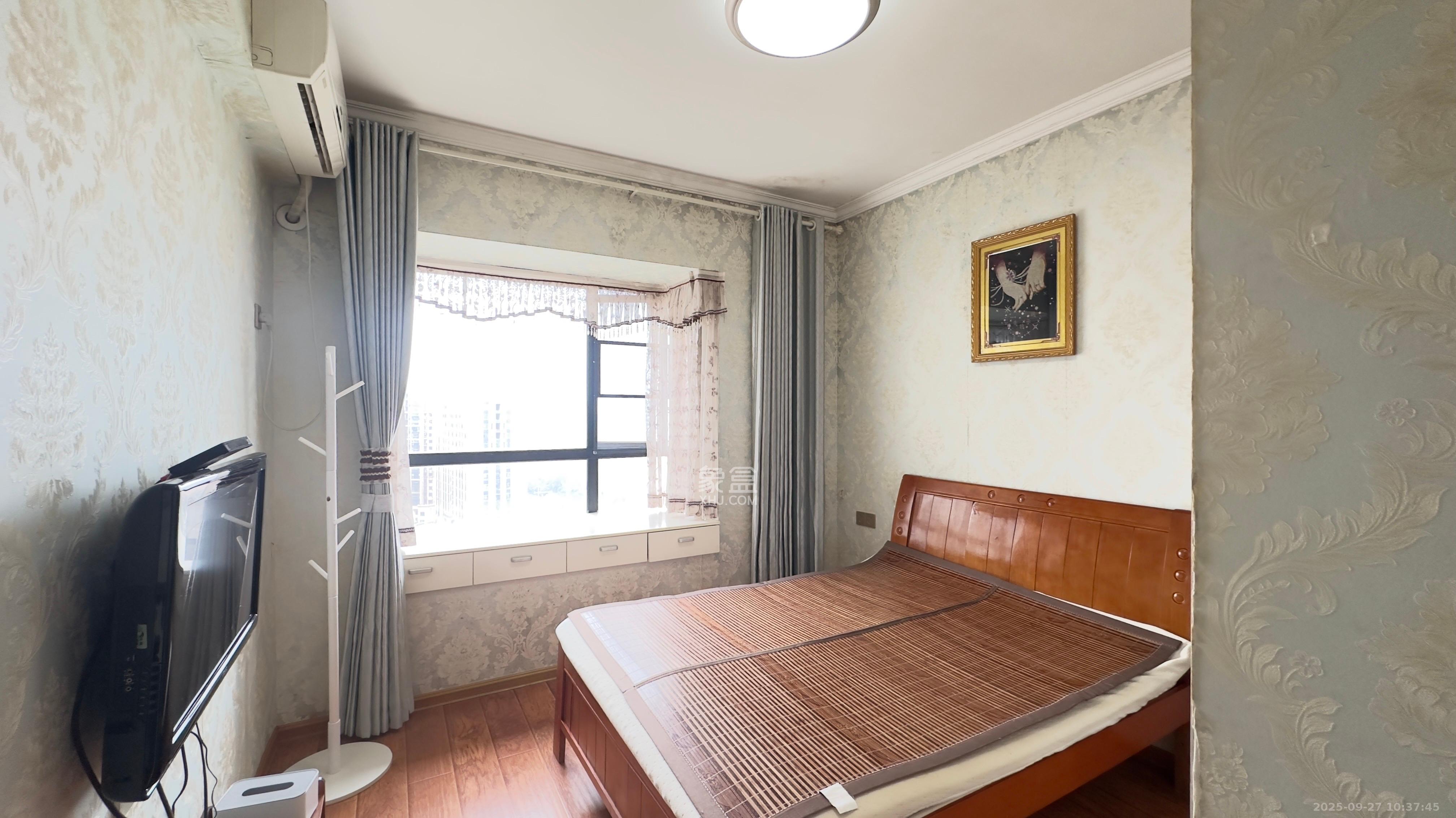 碧桂园公园壹号(凯怡茗苑) 2室2厅1卫 1600.0元/月 碧桂园公园壹号(凯怡茗苑) 2室2厅1卫 1600.0元/月室内图