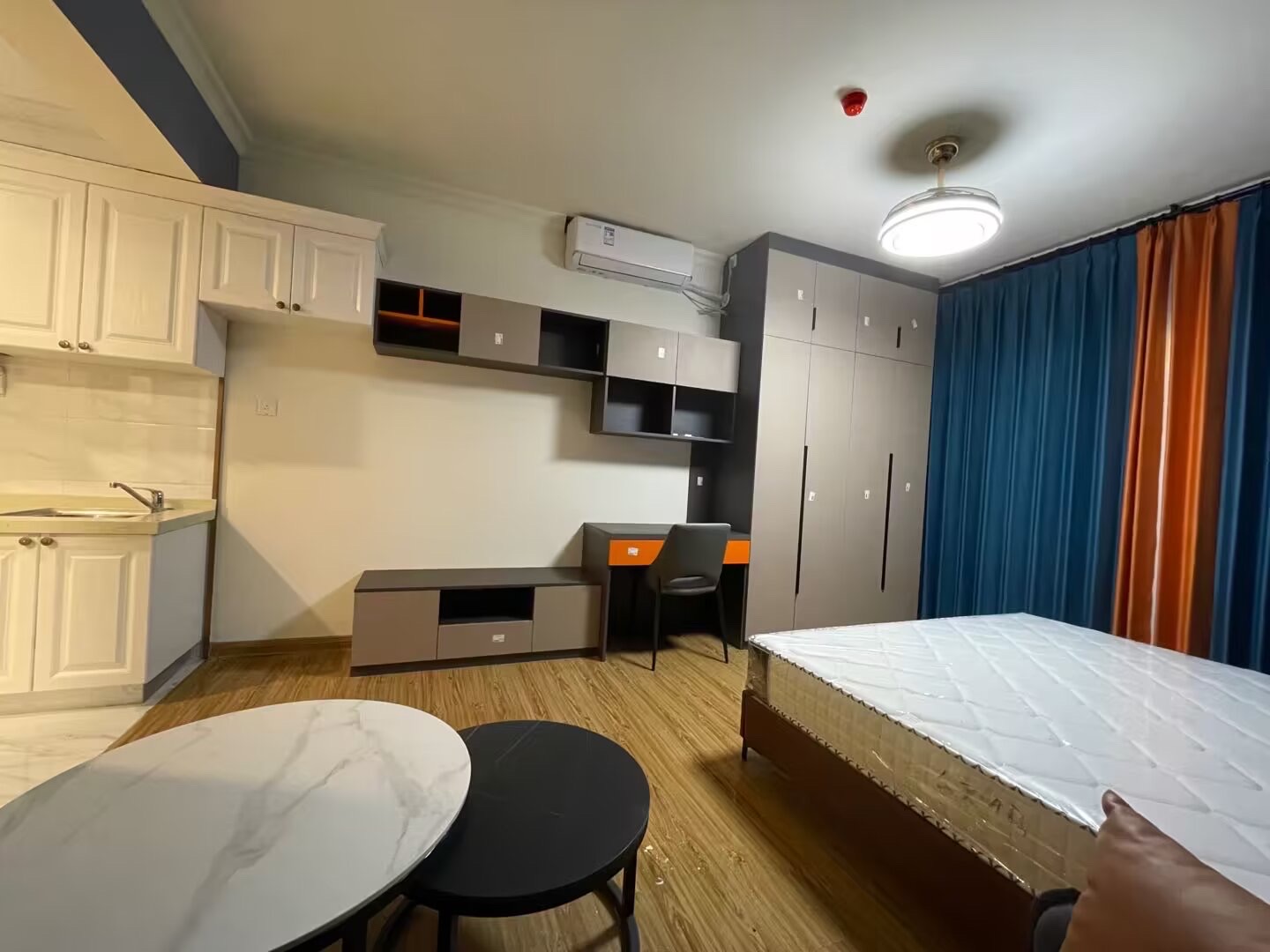 华耀碧桂园十里江湾誉峯 1室1厅1卫 1400.0元/月 华耀碧桂园十里江湾誉峯 1室1厅1卫 1400.0元/月室内图