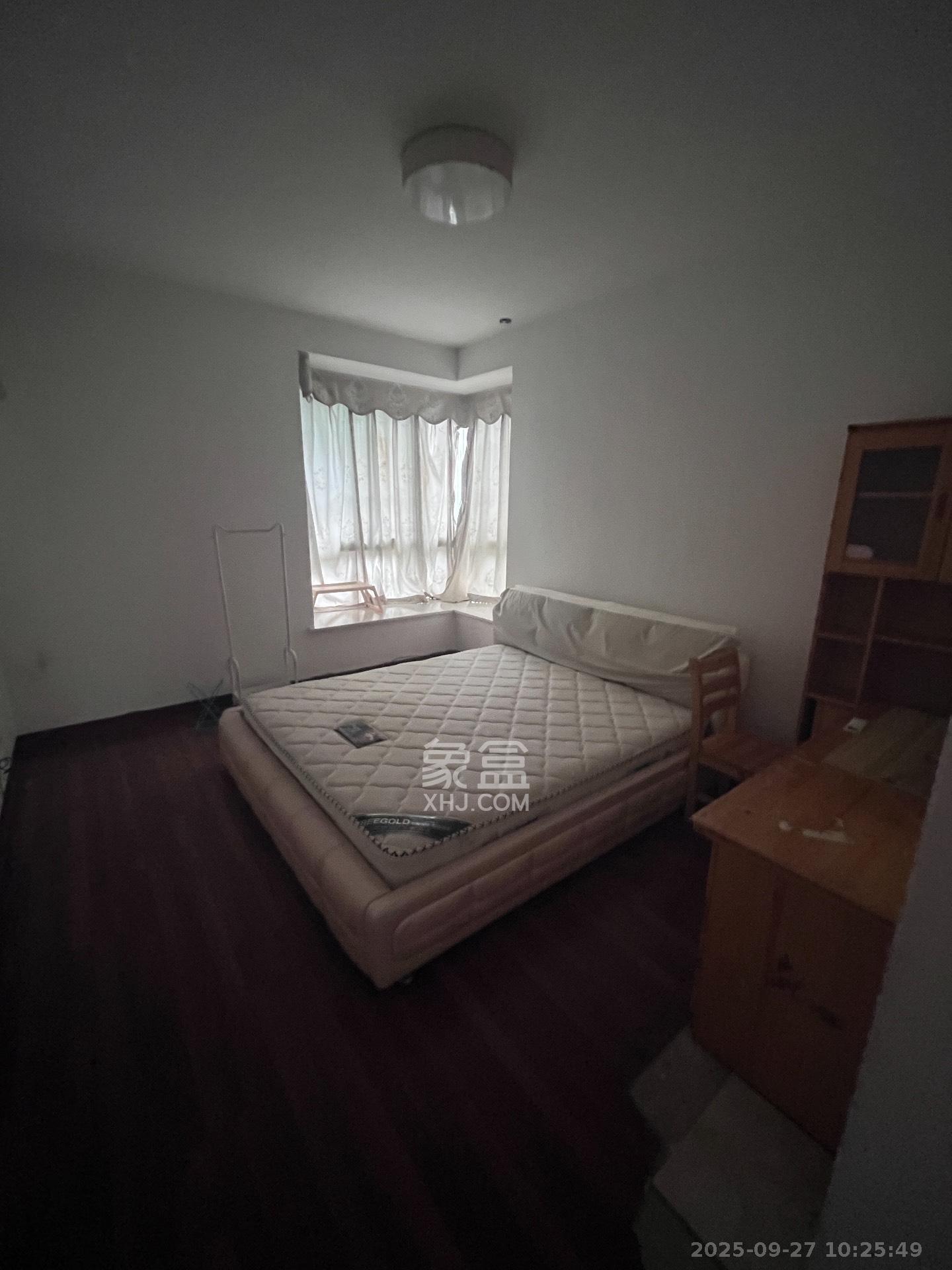 阳光小镇 3室1厅1卫 2200.0元/月 阳光小镇 3室1厅1卫 2200.0元/月室内图