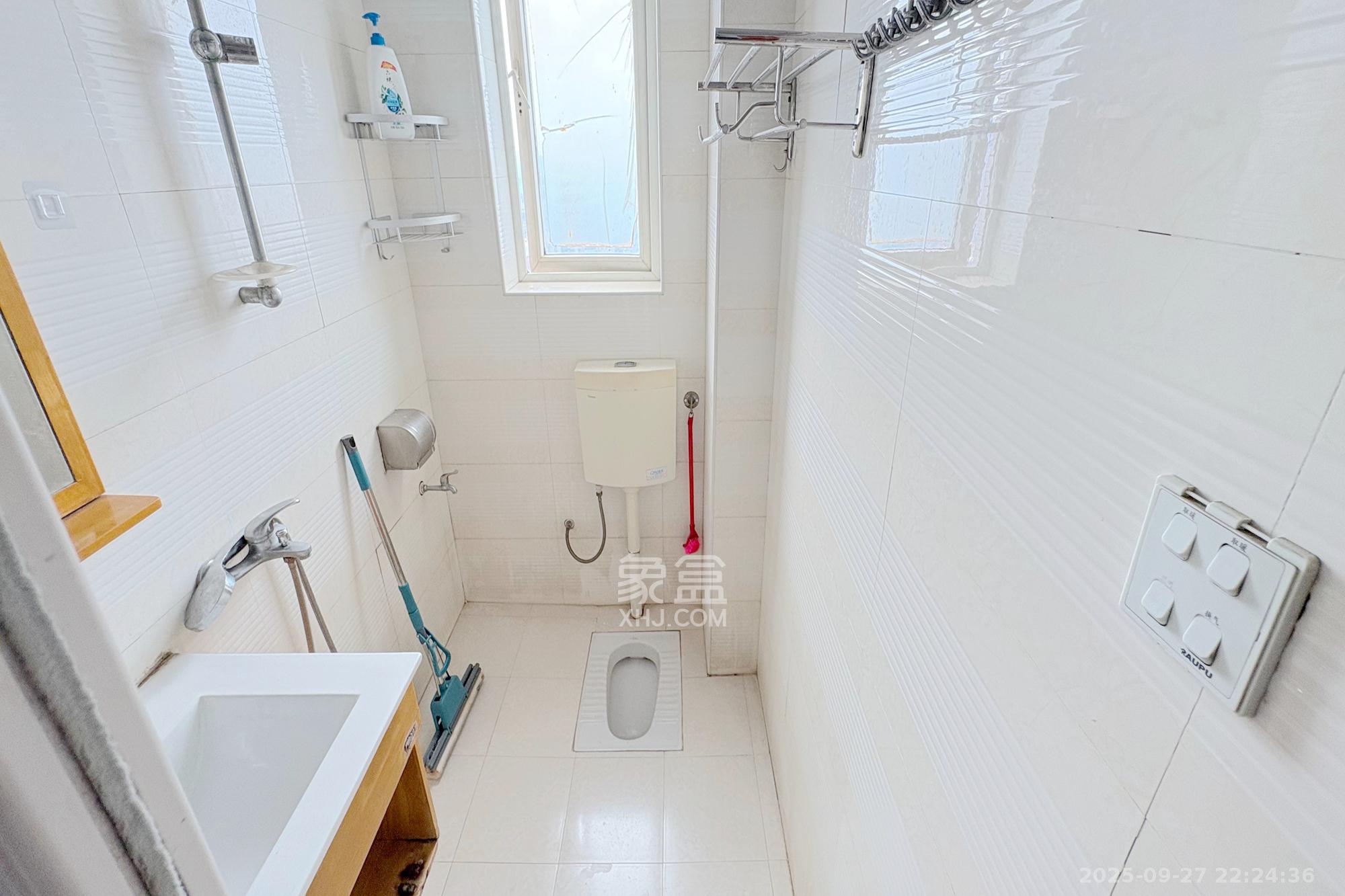 星典时代  2室1厅1卫    52.8万卫生间