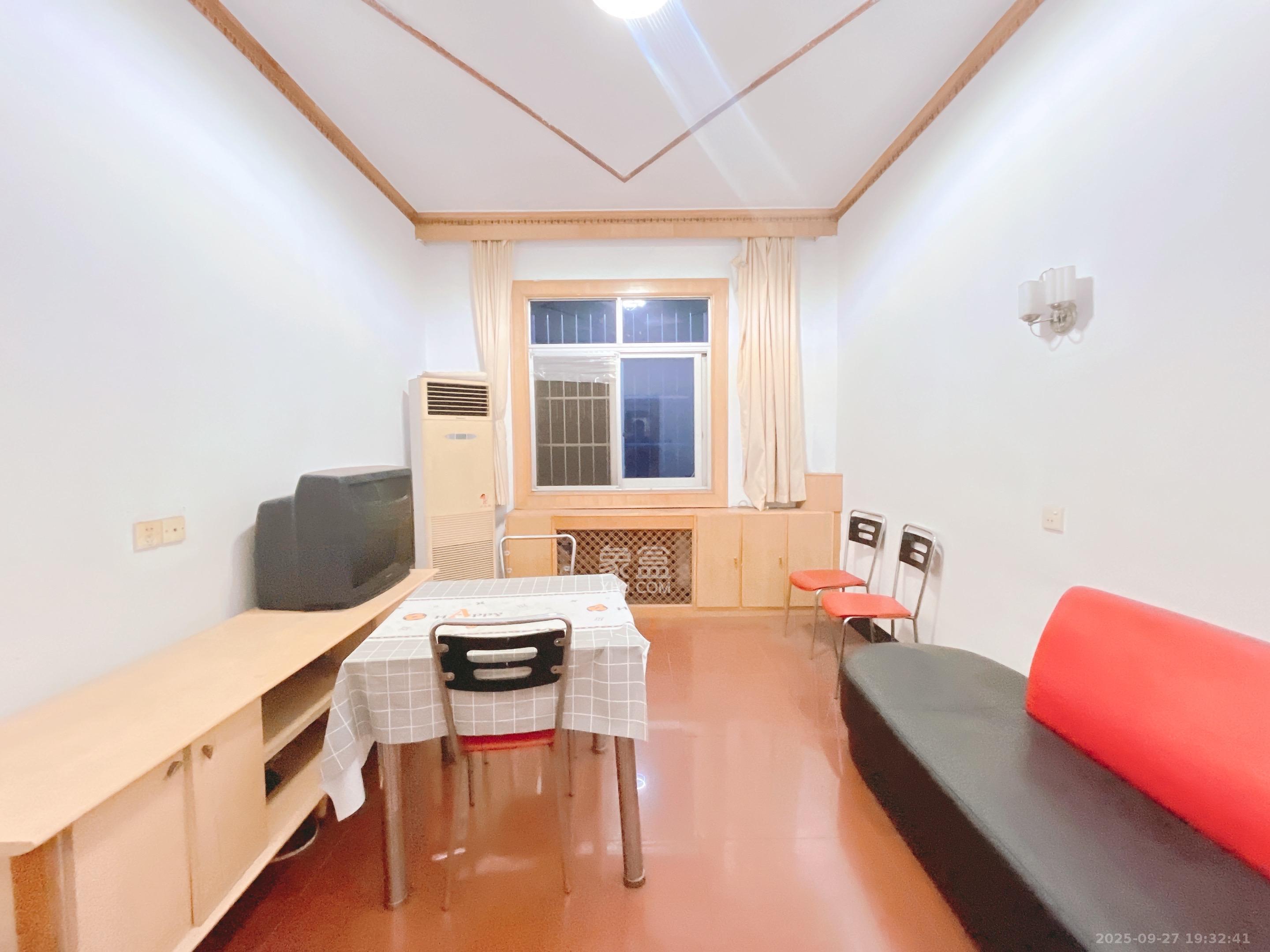 湖南日报宿舍  3室1厅1卫    2100.0元/月室内图