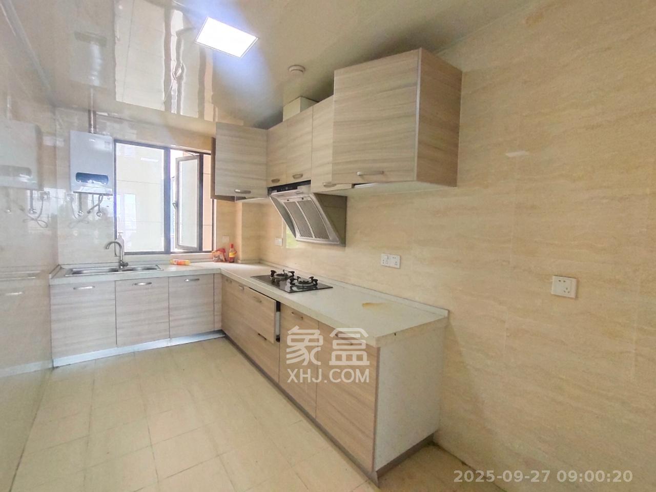 达美D6区 4室2厅2卫 3200.0元/月 达美D6区 4室2厅2卫 3200.0元/月室内图