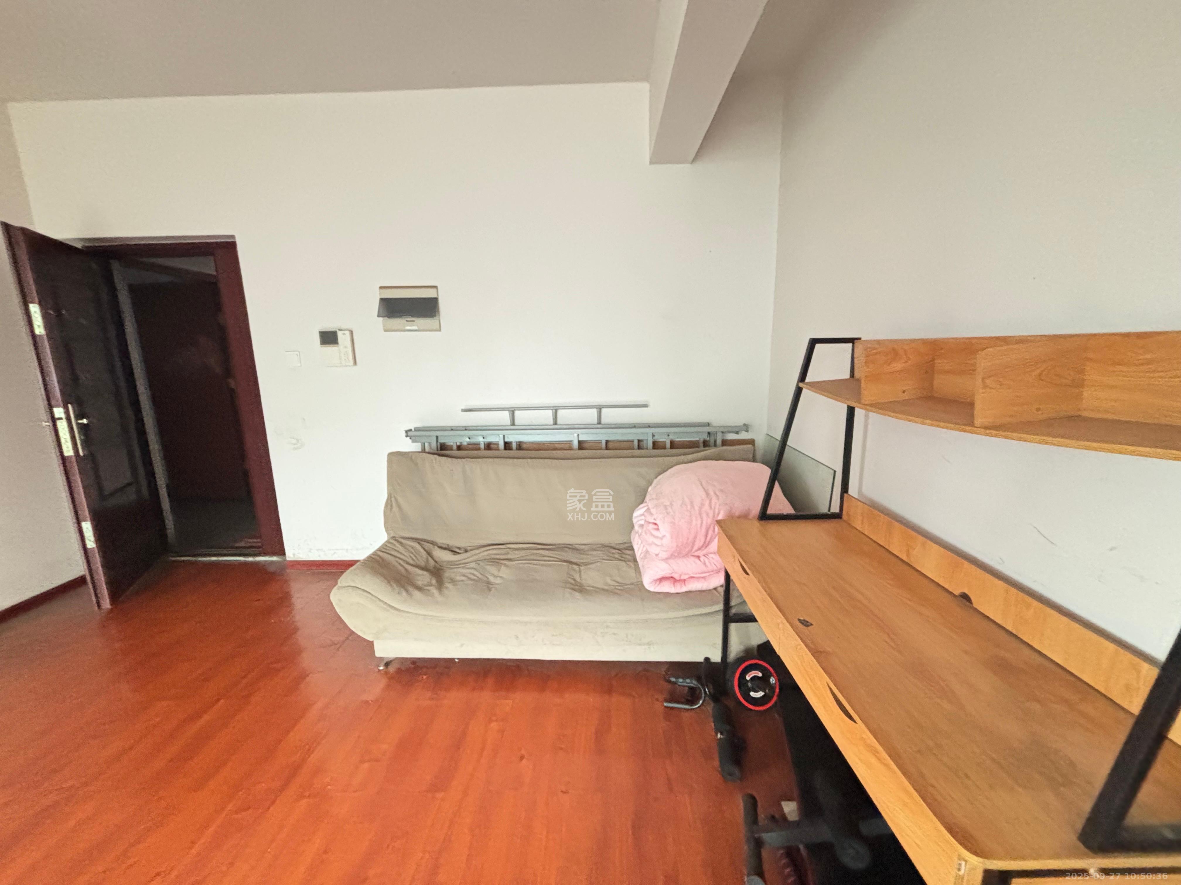 湘府9号  2室2厅1卫    1600.0元/月室内图