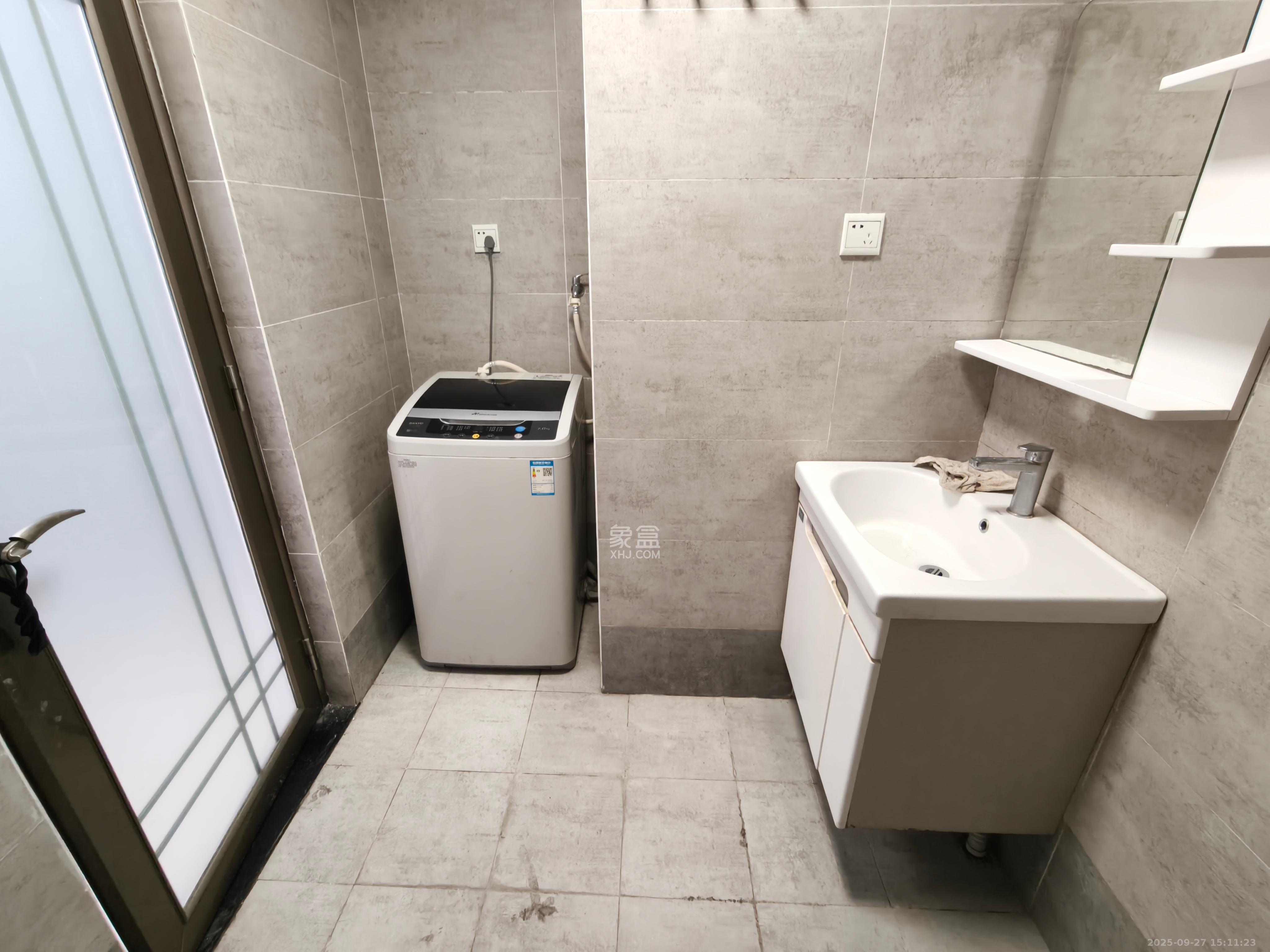 钰龙天下二期(钰龙佳园) 1室1厅1卫 1200.0元/月 钰龙天下二期(钰龙佳园) 1室1厅1卫 1200.0元/月室内图