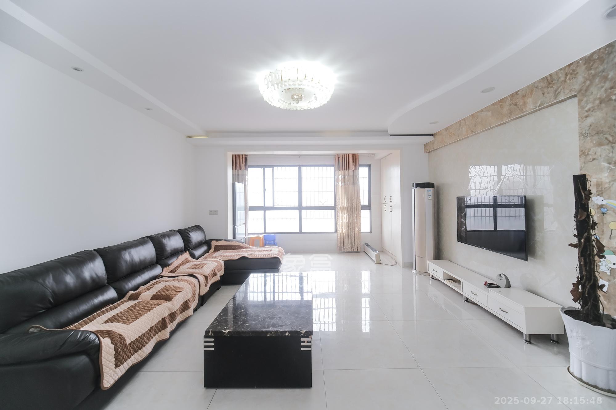 好望谷 3室2厅2卫 80.0万 好望谷 3室2厅2卫 80.0万客厅