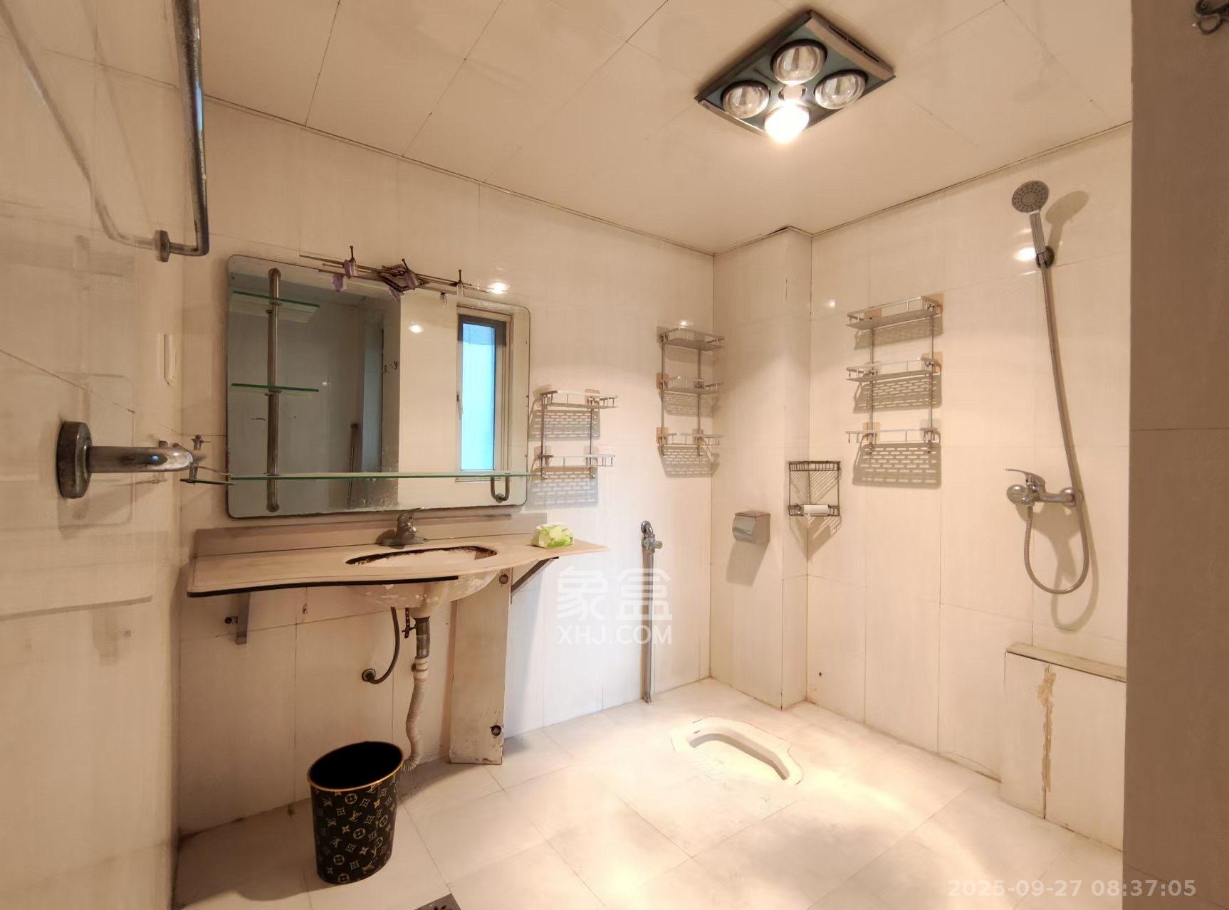 鸿铭中心  3室2厅2卫    3800.0元/月室内图