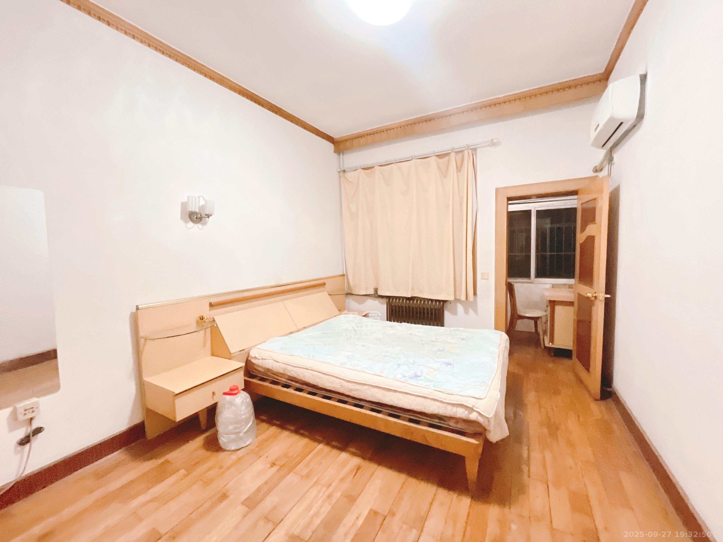 湖南日报宿舍 3室1厅1卫 2100.0元/月 湖南日报宿舍 3室1厅1卫 2100.0元/月室内图