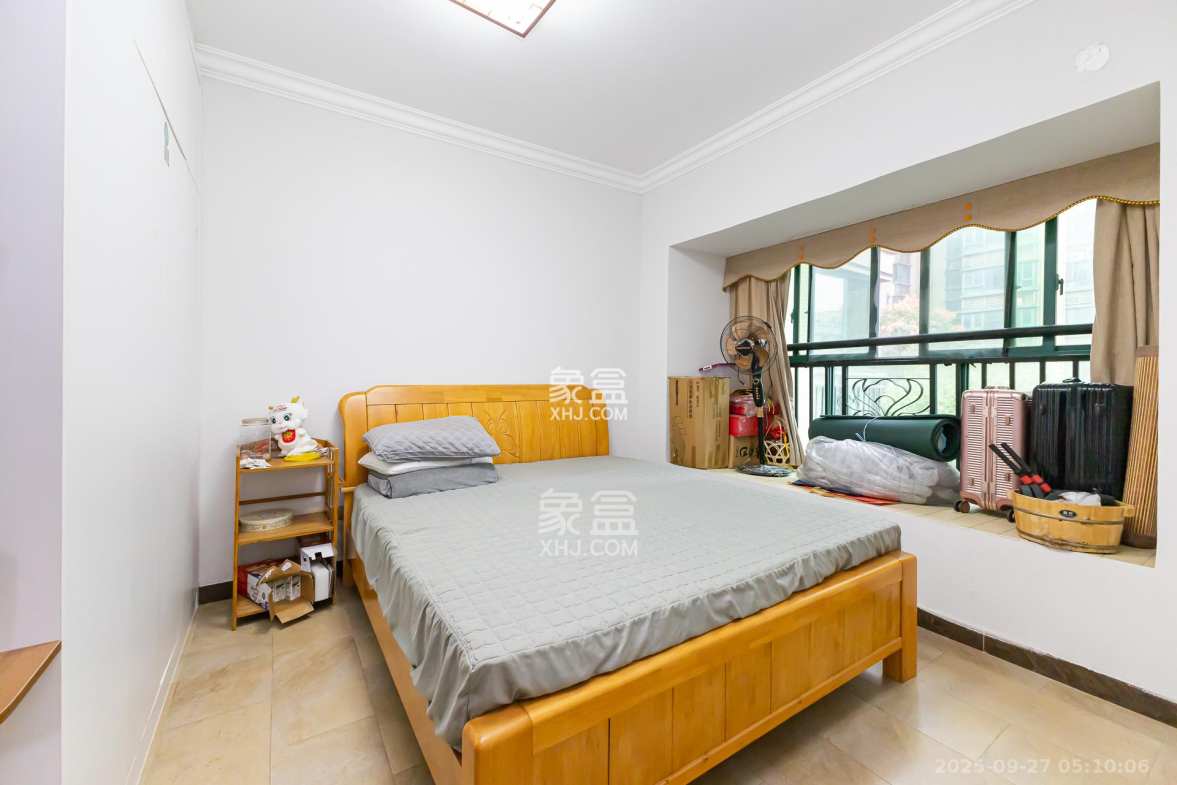 恒大名都 4室2厅2卫 78.8万 恒大名都 4室2厅2卫 78.8万卧室