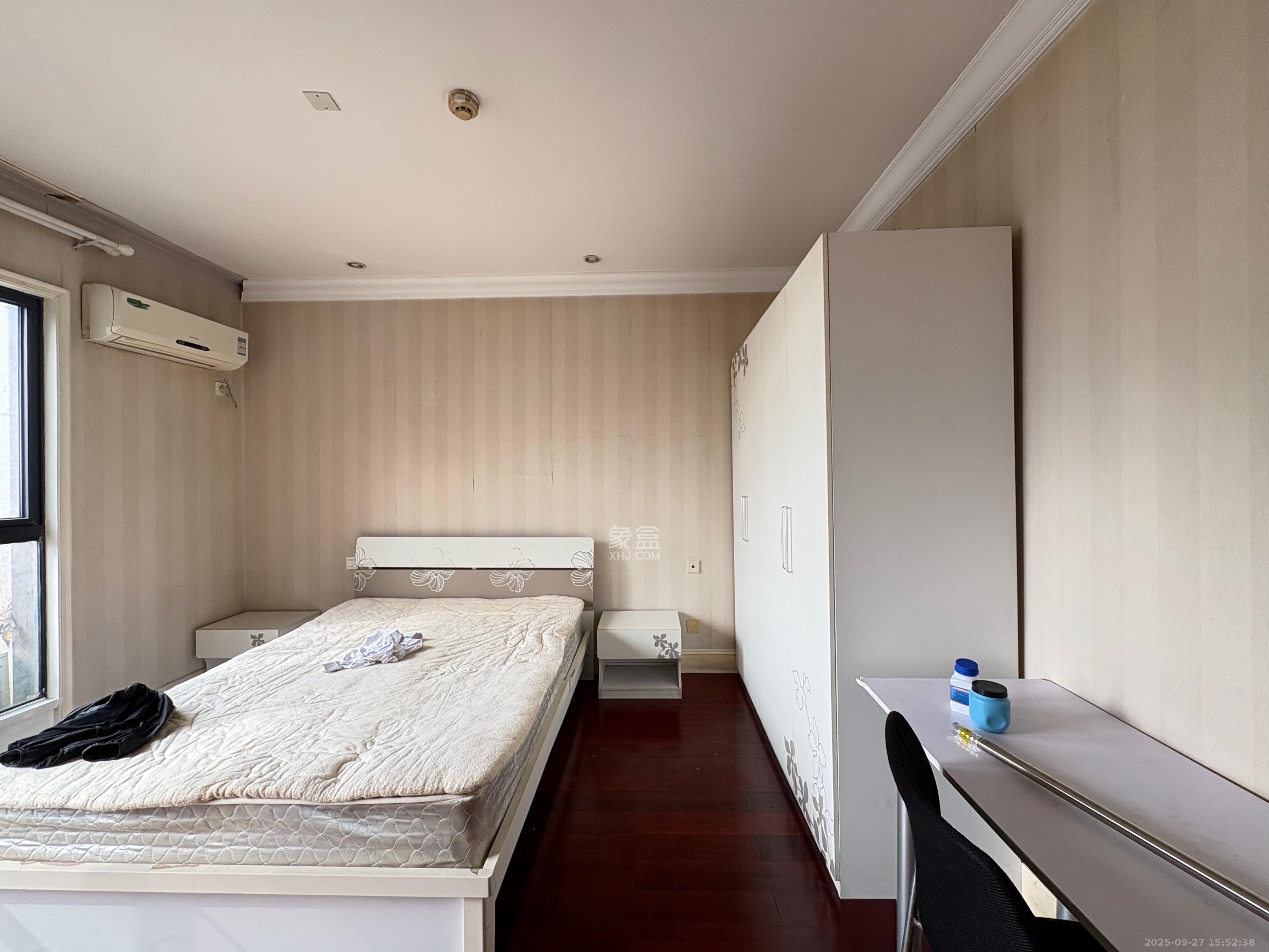 郡原广场 1室1厅1卫 1400.0元/月 郡原广场 1室1厅1卫 1400.0元/月室内图