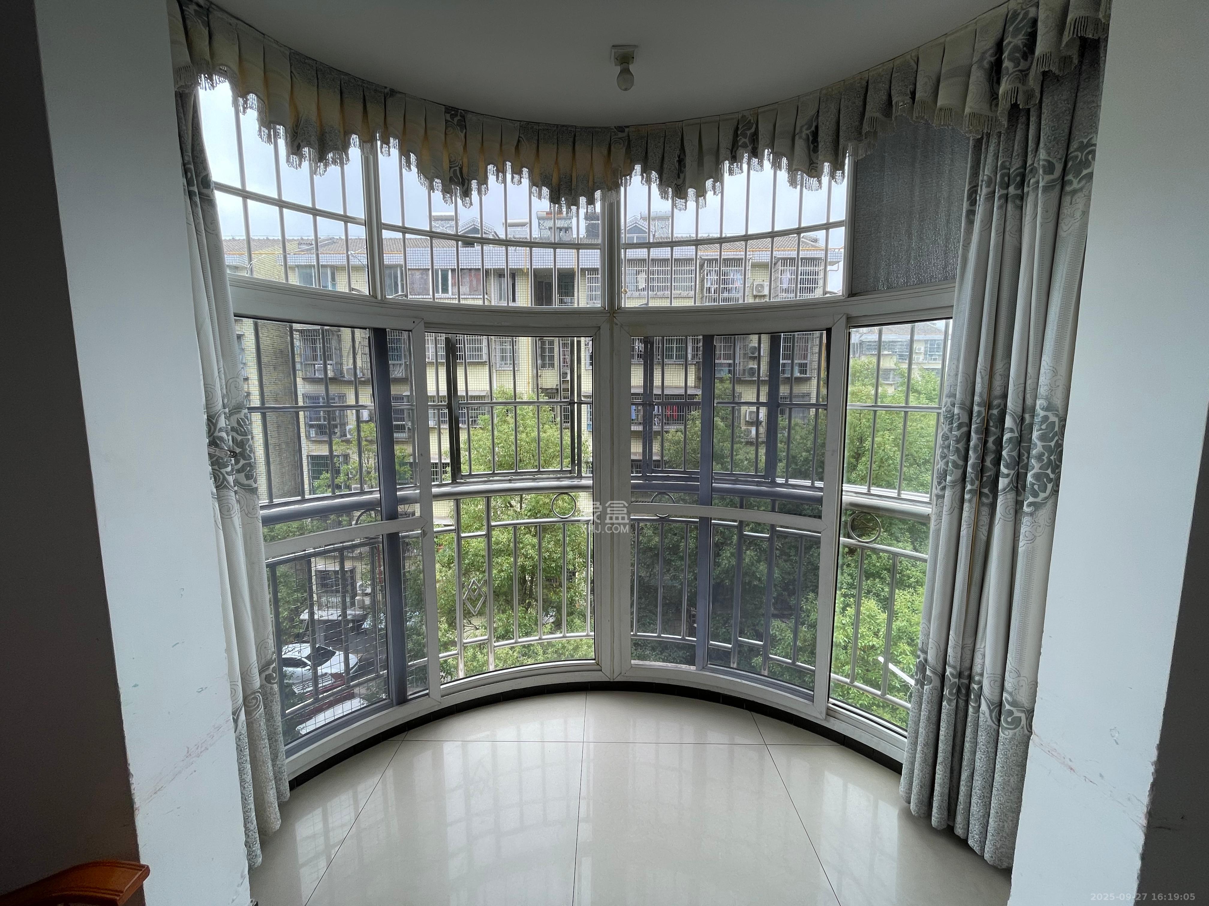 金峰小区北院(七里营社区) 3室2厅1卫 1800.0元/月 金峰小区北院(七里营社区) 3室2厅1卫 1800.0元/月室内图