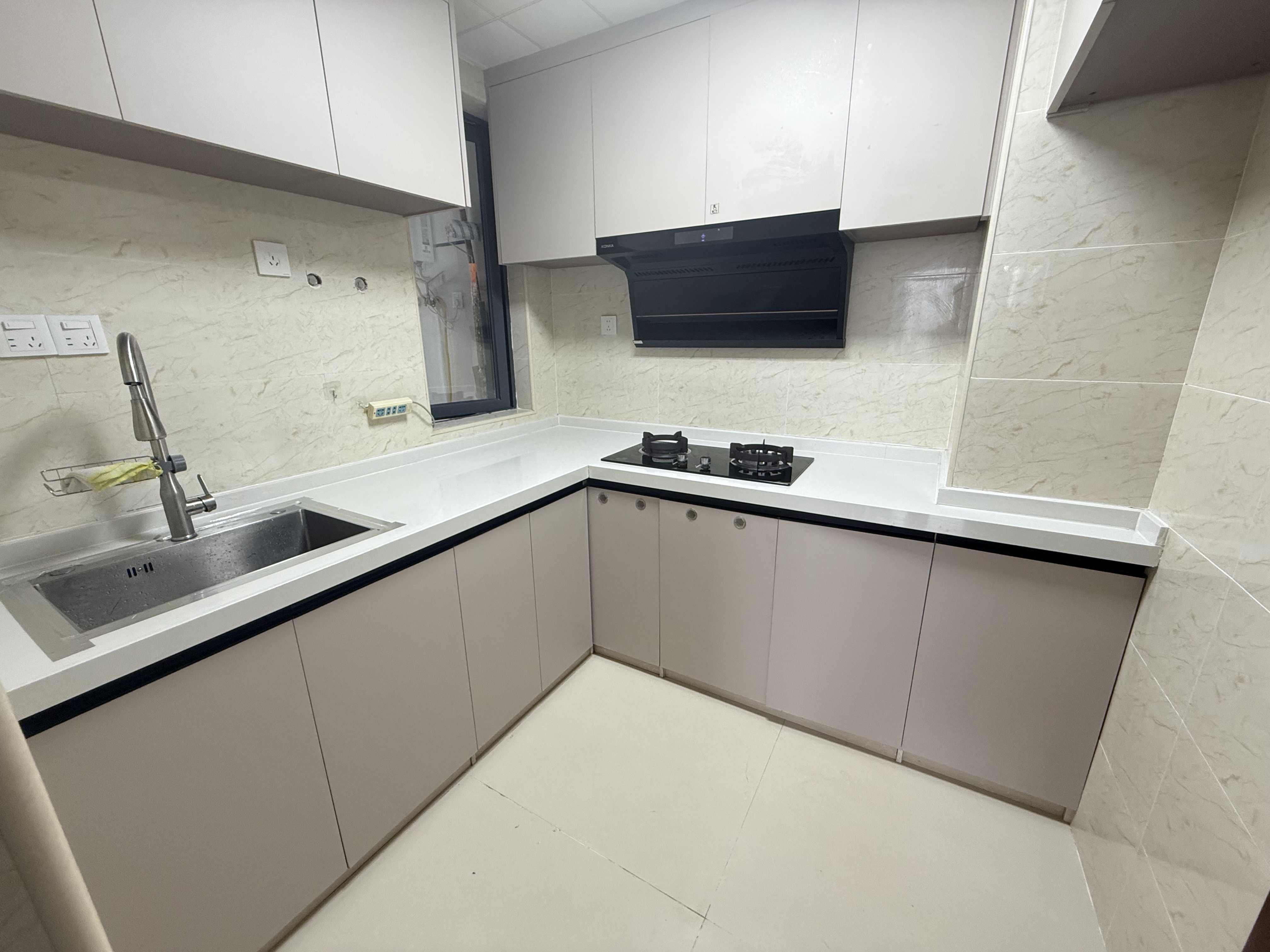 龙城新景 3室2厅1卫 3000.00元/月 龙城新景 3室2厅1卫 3000.00元/月室内图