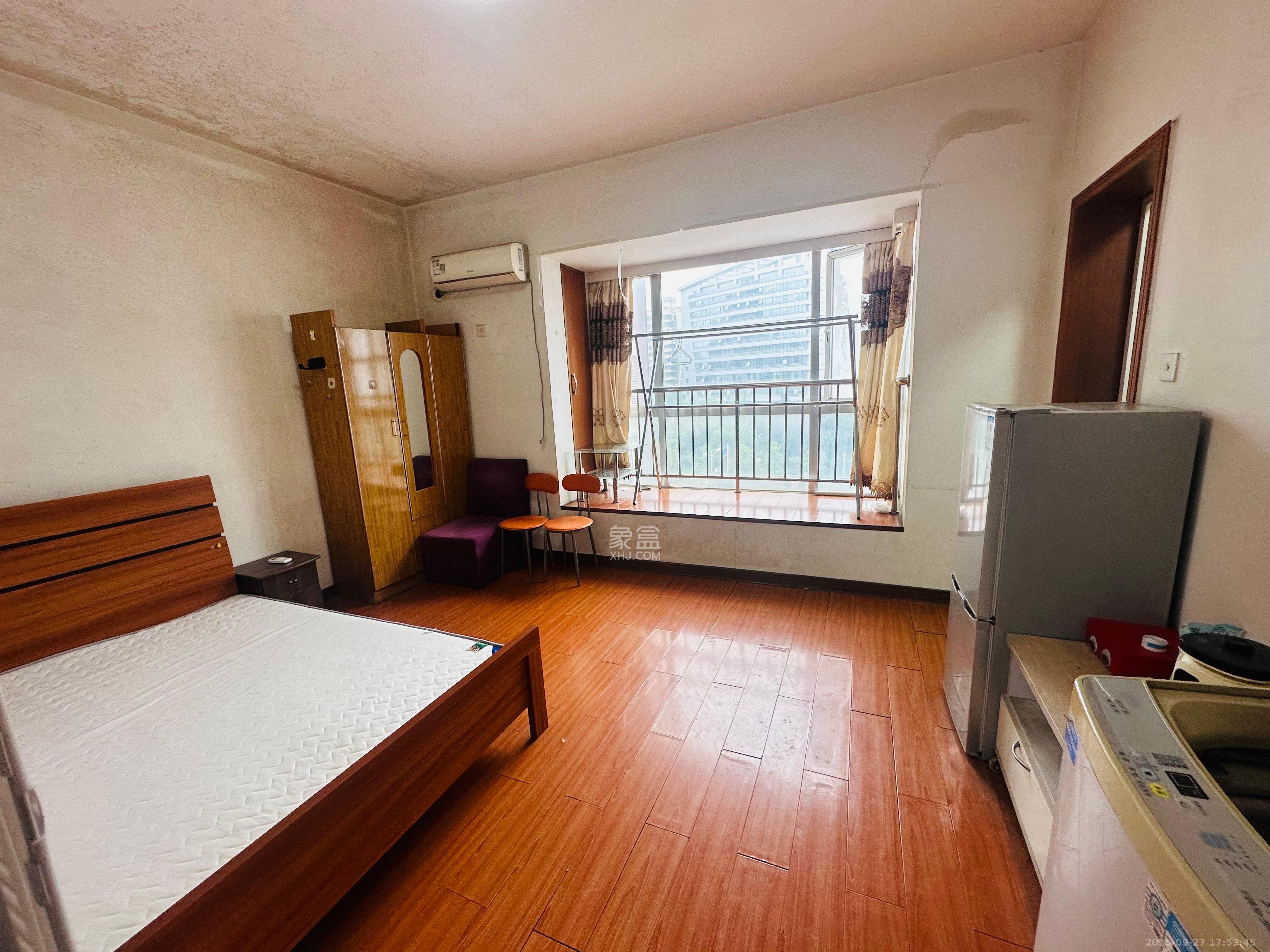 左岸右岸 1室0厅0卫 1000.0元/月 左岸右岸 1室0厅0卫 1000.0元/月室内图