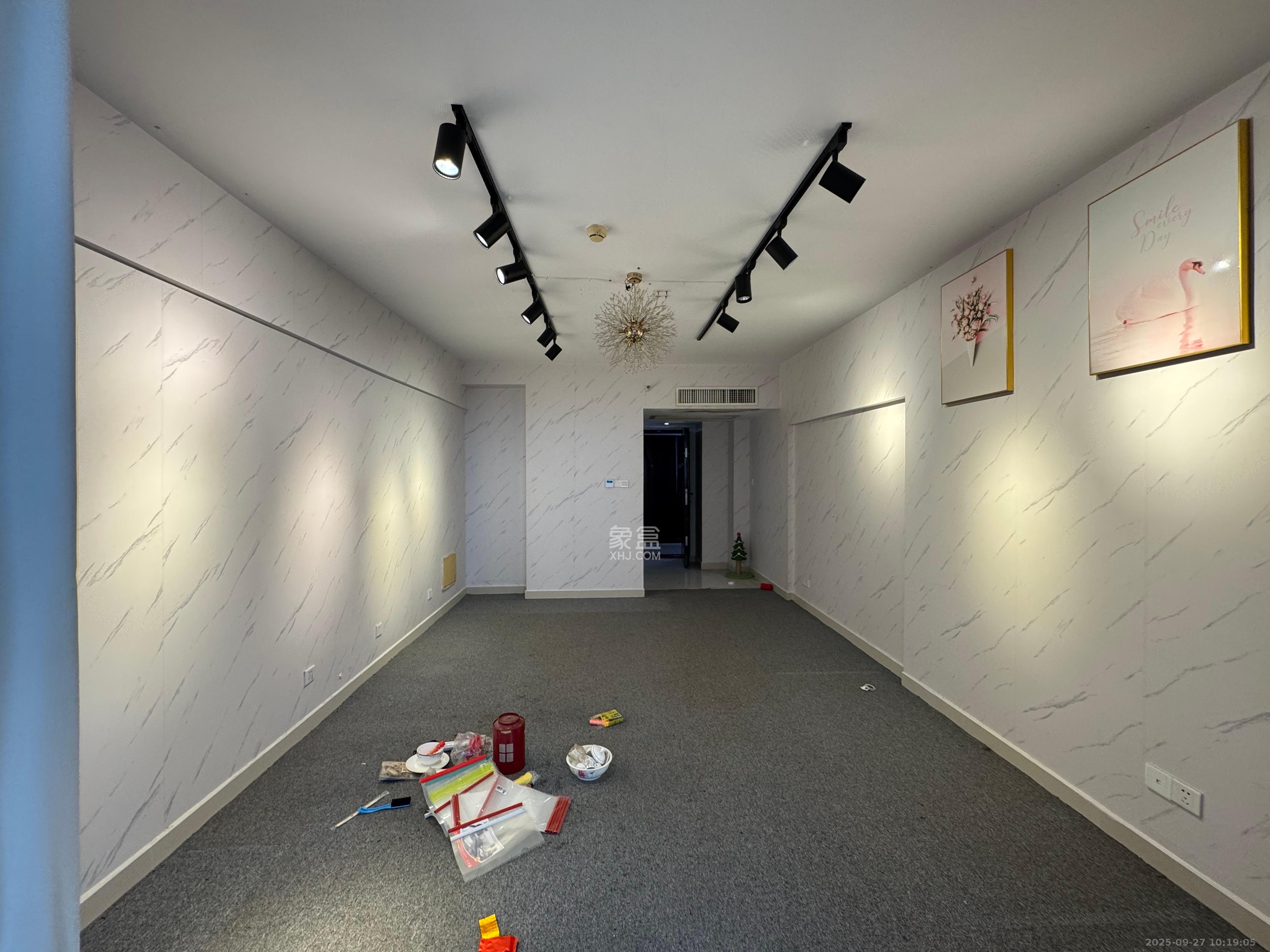 保利国际广场  1室1厅1卫    1800.0元/月室内图