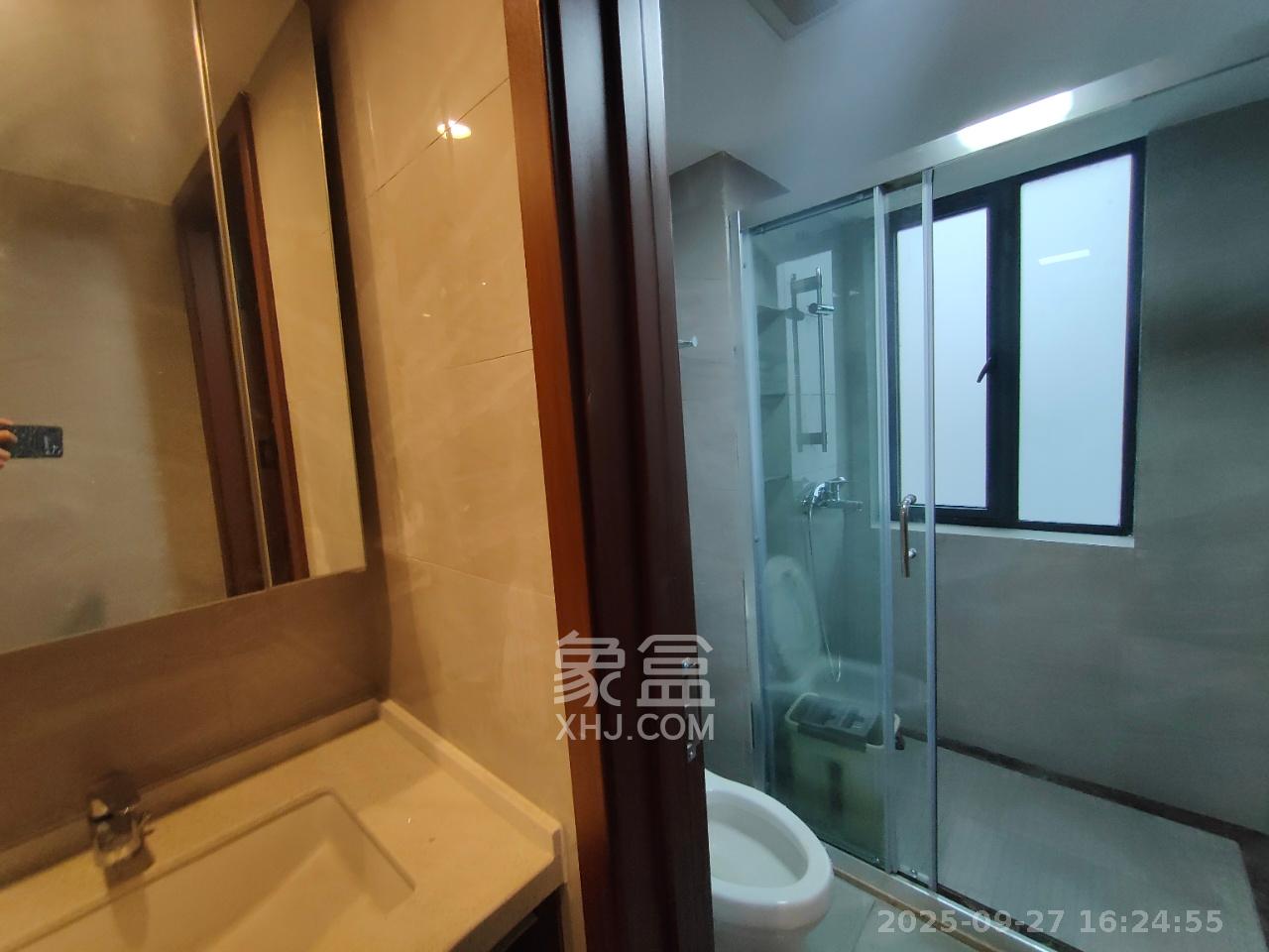 绿地长沙城际空间站（绿地新里佳苑）  4室2厅2卫    3700.0元/月室内图