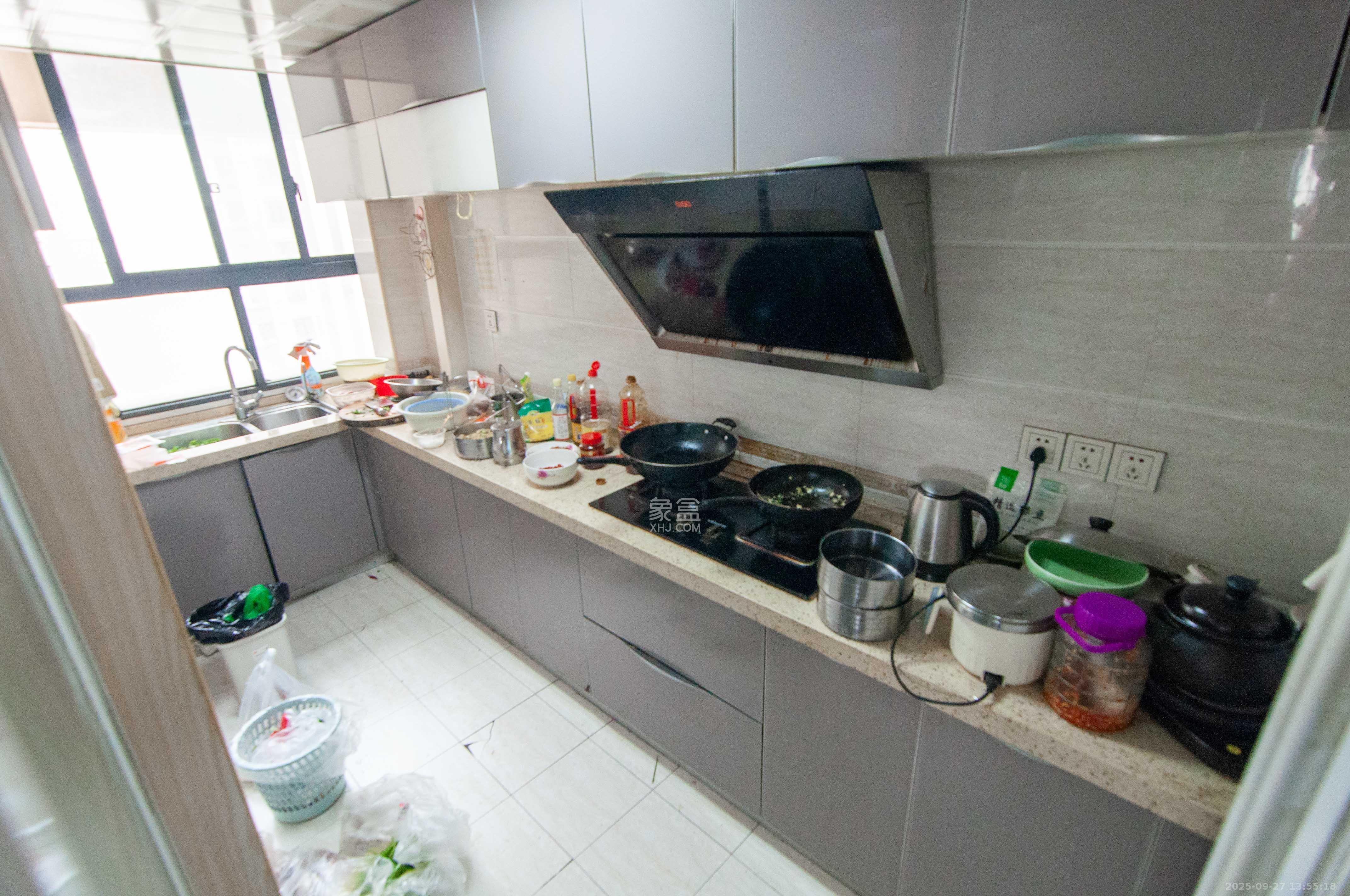 中海梅溪湖壹号 3室2厅1卫 128.0万 中海梅溪湖壹号 3室2厅1卫 128.0万厨房