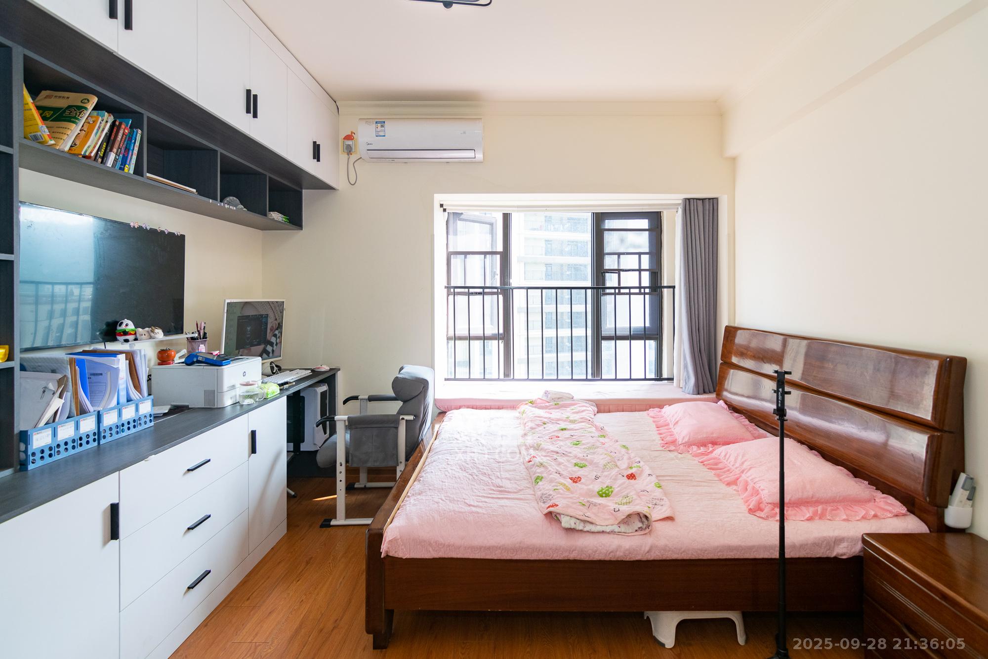 碧桂园培文府锦园  3室2厅2卫    98.0万 碧桂园培文府锦园  3室2厅2卫    98.0万卧室