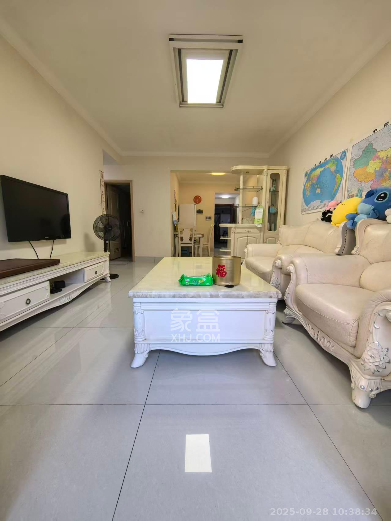 江山帝景雅典 3室2厅1卫 2000.0元/月 江山帝景雅典 3室2厅1卫 2000.0元/月室内图